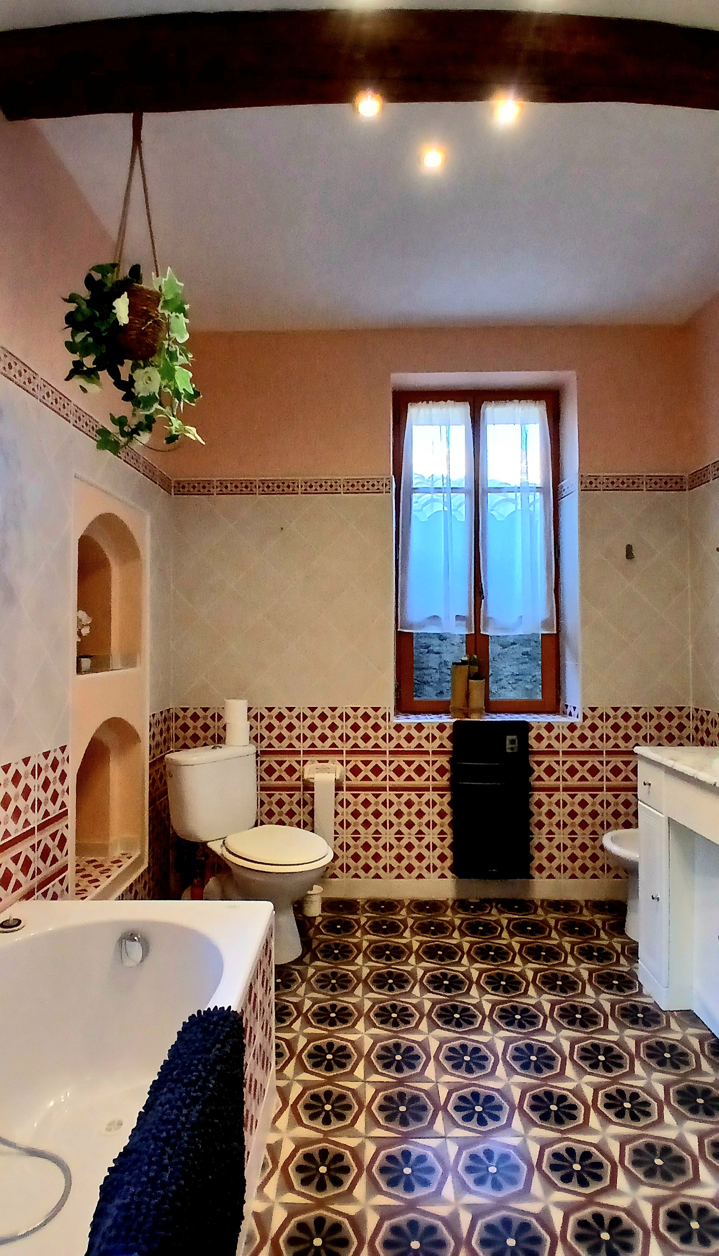 5 Bed, 3 Bath, HouseFor Sale, Capestang, Herault, Languedoc-Roussillon, 34310