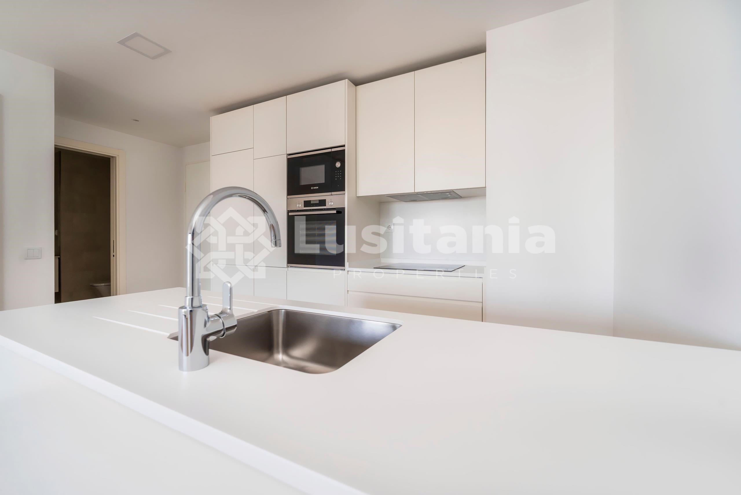 1 Bed, 1 Bath, ApartmentFor Sale, Faro, Faro, 8005-138