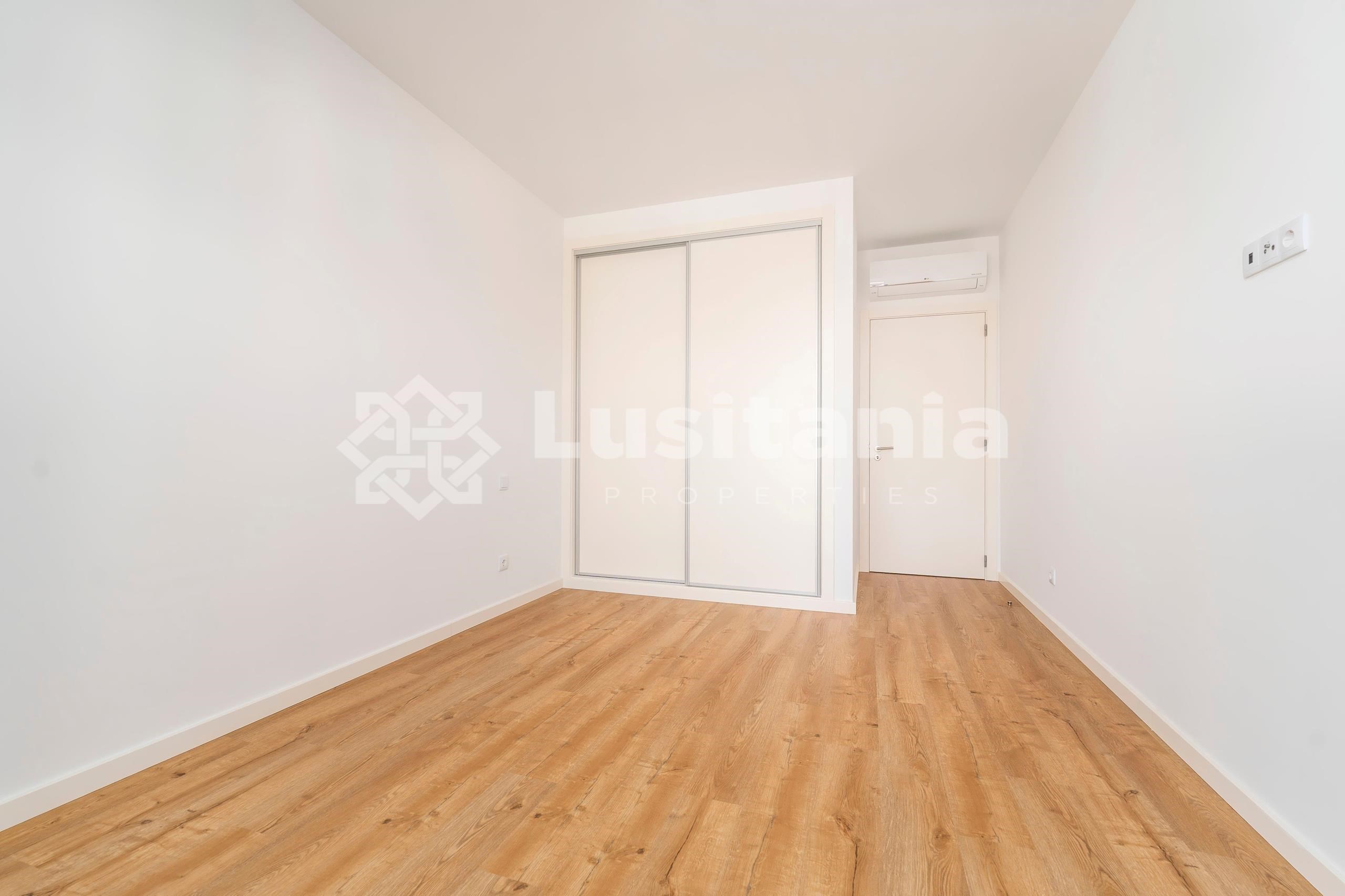 1 Bed, 1 Bath, ApartmentFor Sale, Faro, Faro, 8005-138