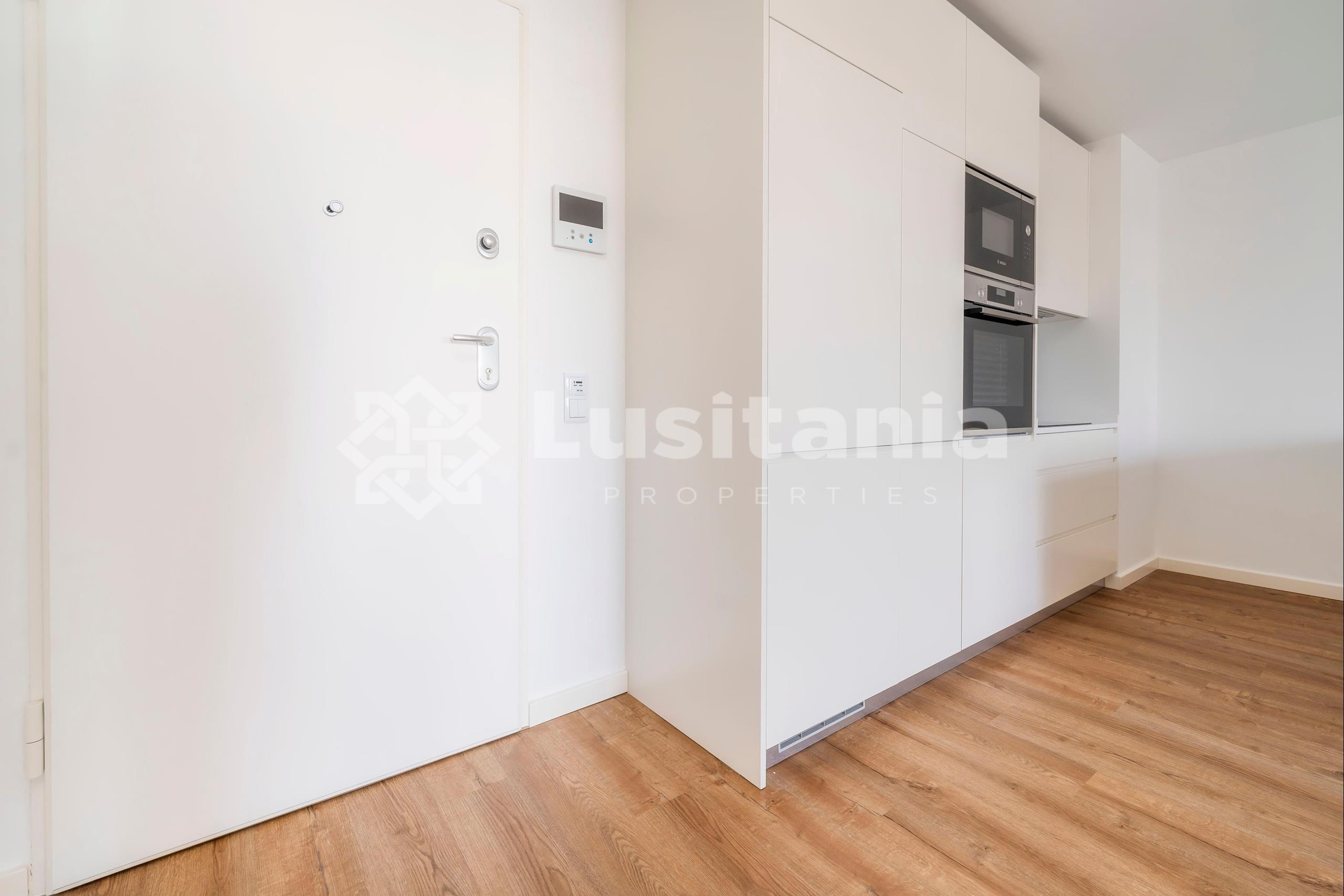 1 Bed, 1 Bath, ApartmentFor Sale, Faro, Faro, 8005-138