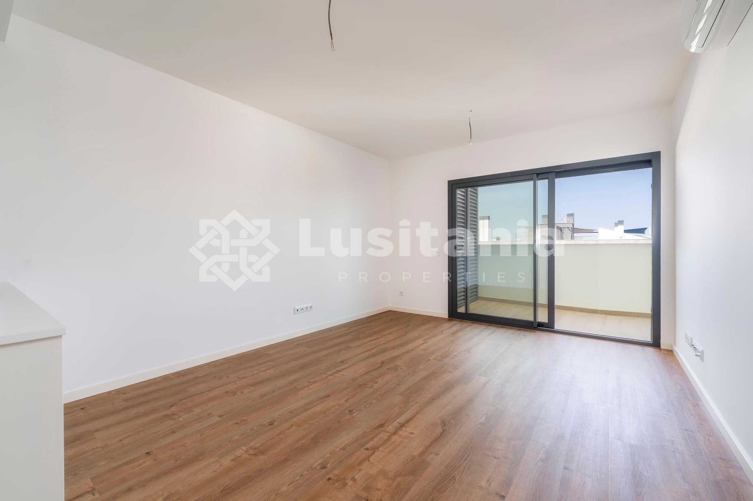 1 Bed, 1 Bath, ApartmentFor Sale, Faro, Faro, 8005-138