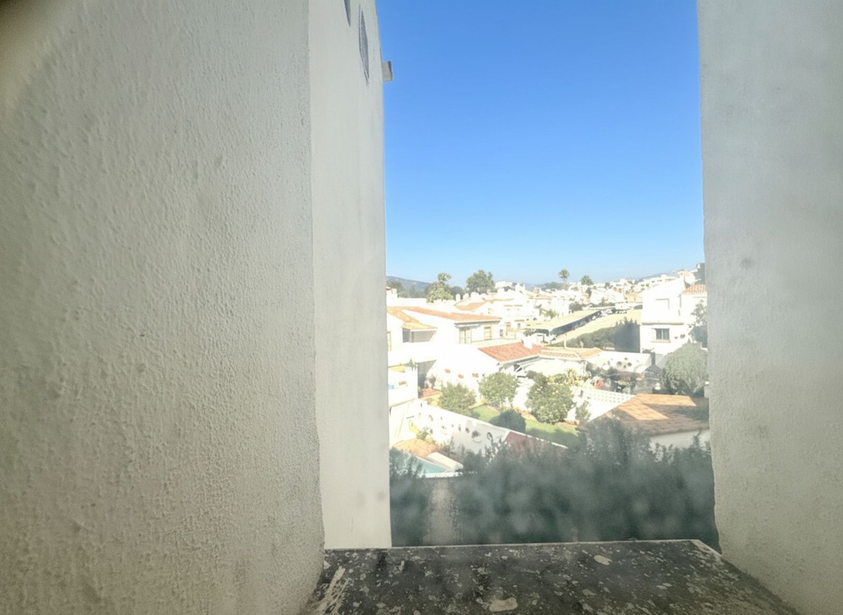 3 Bed, 1 Bath, ApartmentFor Sale, Diana Park, Malaga