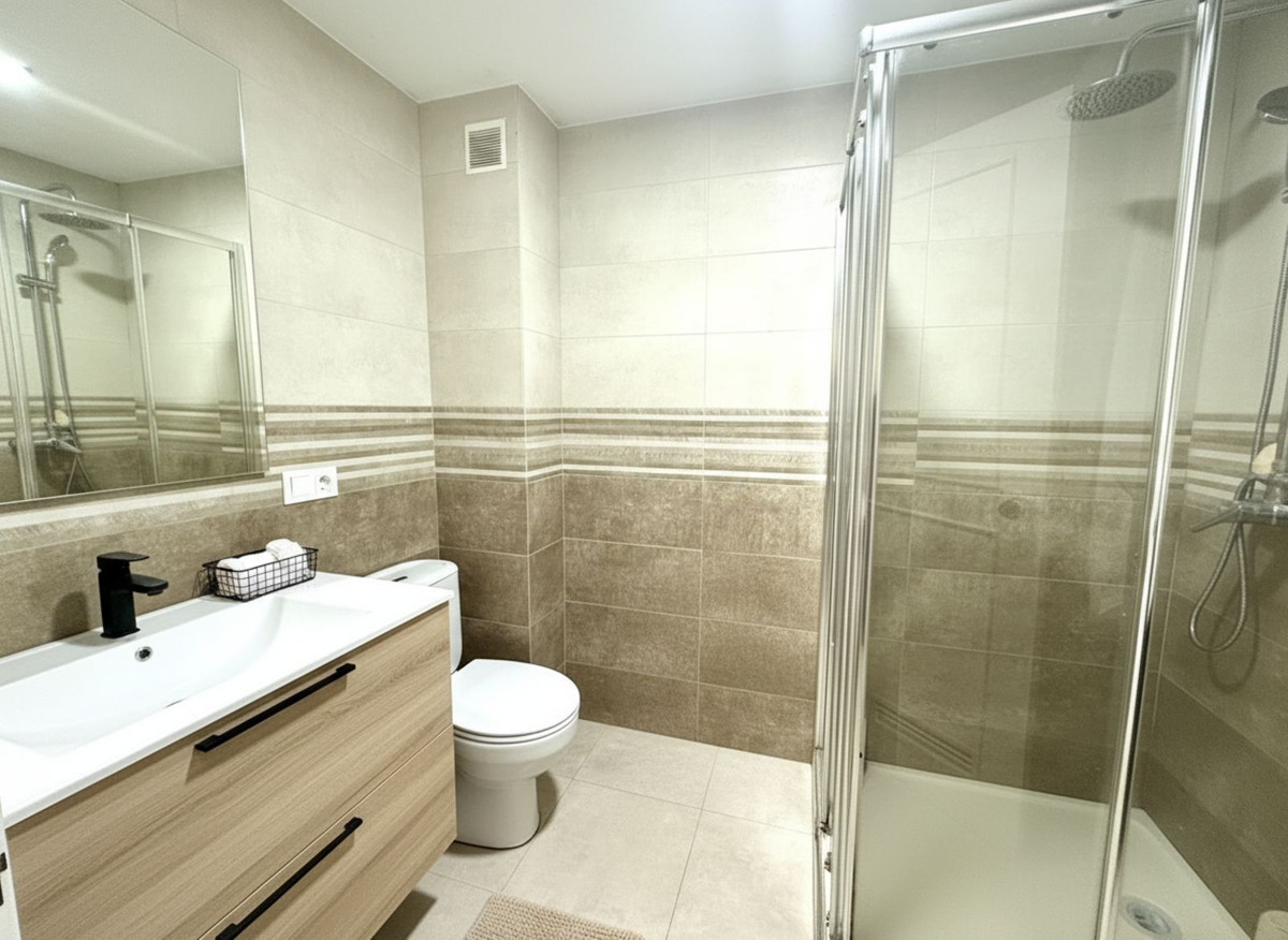 3 Bed, 1 Bath, ApartmentFor Sale, Diana Park, Malaga