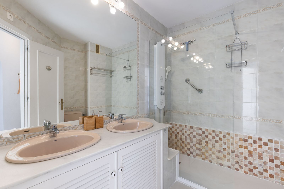 2 Bed, 2 Bath, ApartmentFor Sale, Calahonda, Malaga