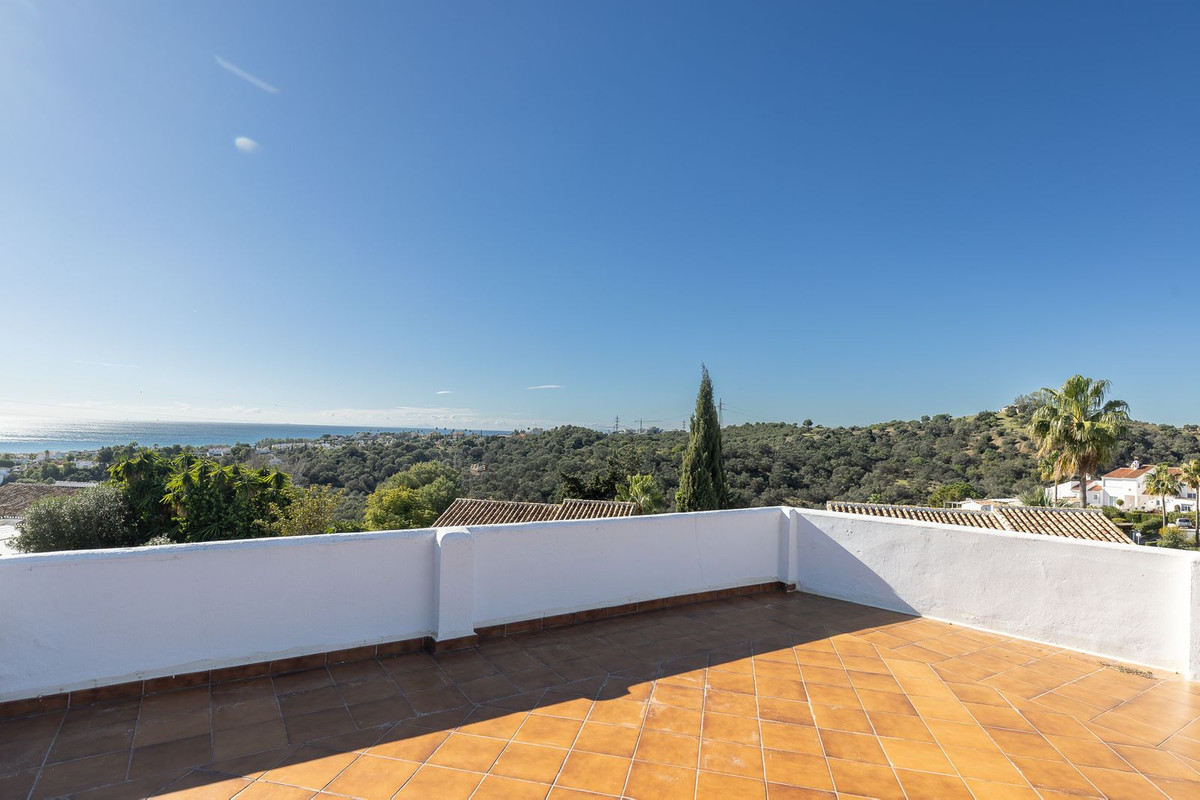 2 Bed, 2 Bath, ApartmentFor Sale, Calahonda, Malaga