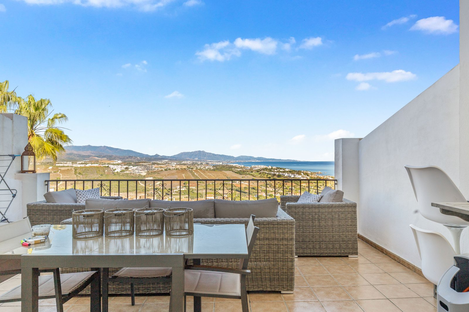 5 Bed, 3 Bath, HouseFor Sale, Manilva, Malaga