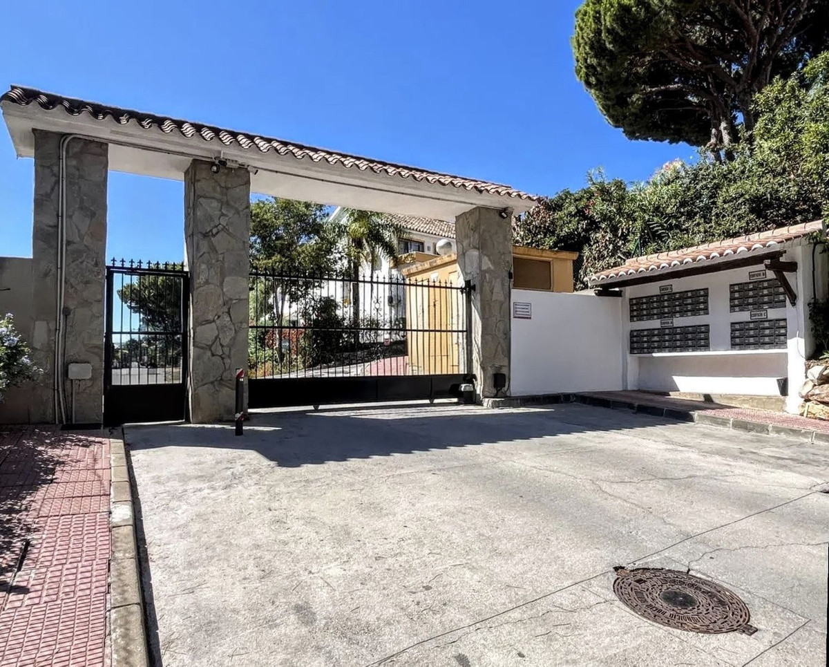 2 Bed, 2 Bath, ApartmentFor Sale, Calahonda, Malaga