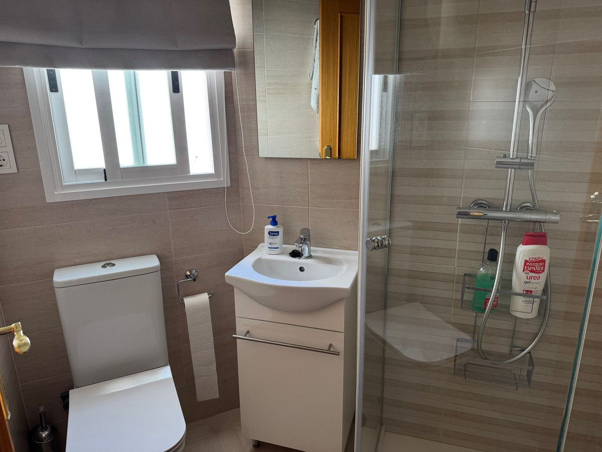 4 Bed, 3 Bath, ApartmentFor Sale, Estepona, Malaga