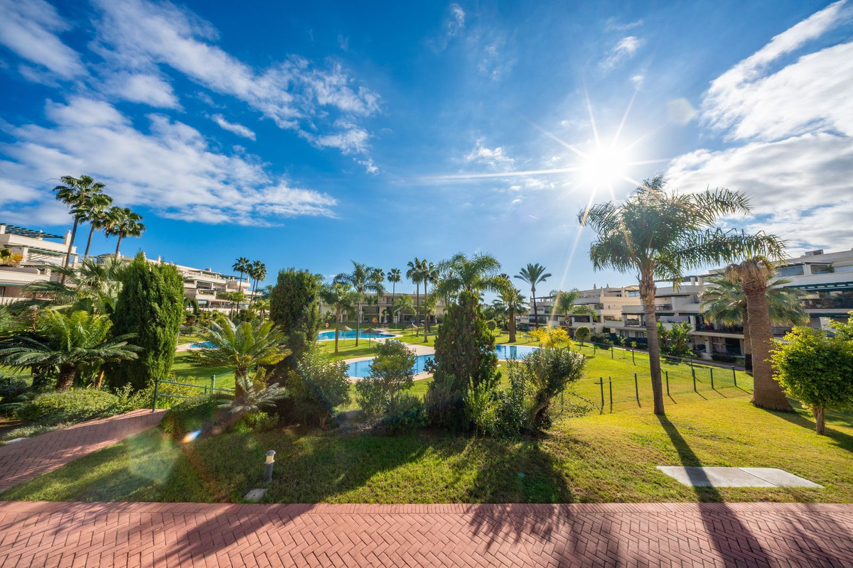 2 Bed, 2 Bath, ApartmentFor Sale, Nueva Andalucia, Malaga