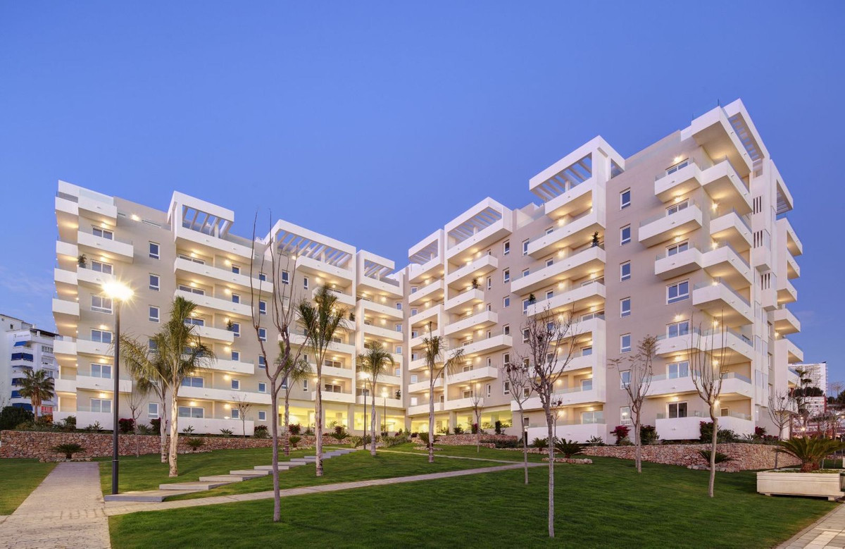 3 Bed, 2 Bath, ApartmentFor Sale, Nueva Andalucia, Malaga