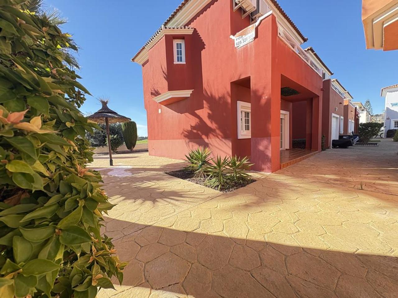 2 Bed, 2 Bath, HouseFor Sale, Altaona Golf and Country Village, Murcia