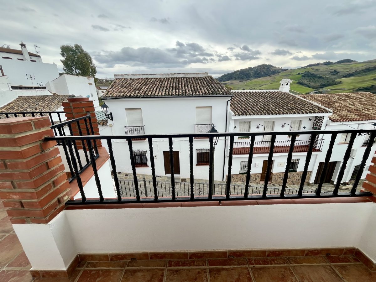 3 Bed, 2 Bath, HouseFor Sale, Montecorto, Andalucia