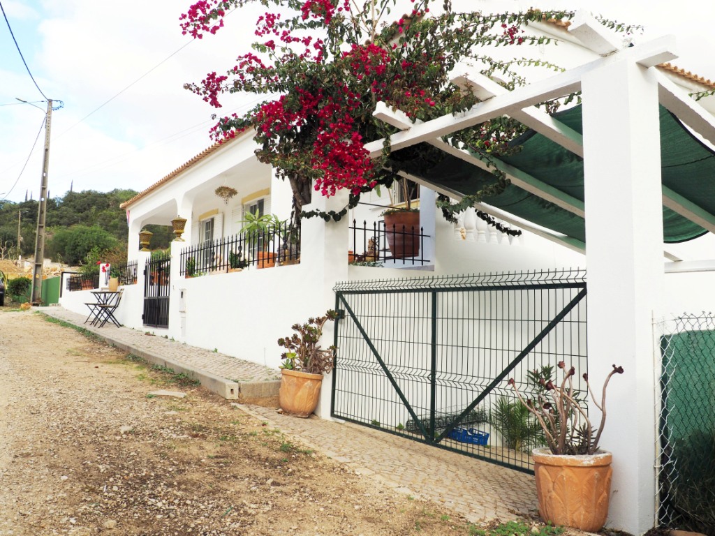 3 Bed, 2 Bath, HouseFor Sale, Loulé, 8100