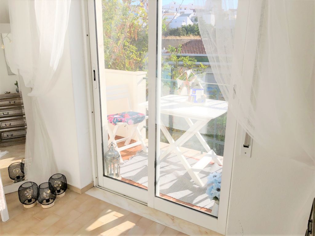 2 Bed, 1 Bath, ApartmentFor Sale, Lagos, 8600 164 2 Bed, 1 Bath, ApartmentFor Sale, Lagos, 8600 164