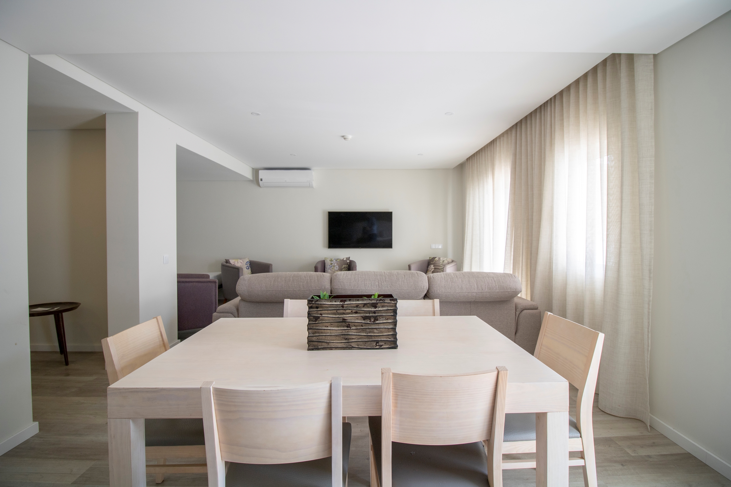 Lagos, Faro, 8600-785, 2 Bedrooms Bedrooms, ,2 BathroomsBathrooms,Houses / Villas,For Sale,R11-0023-VB