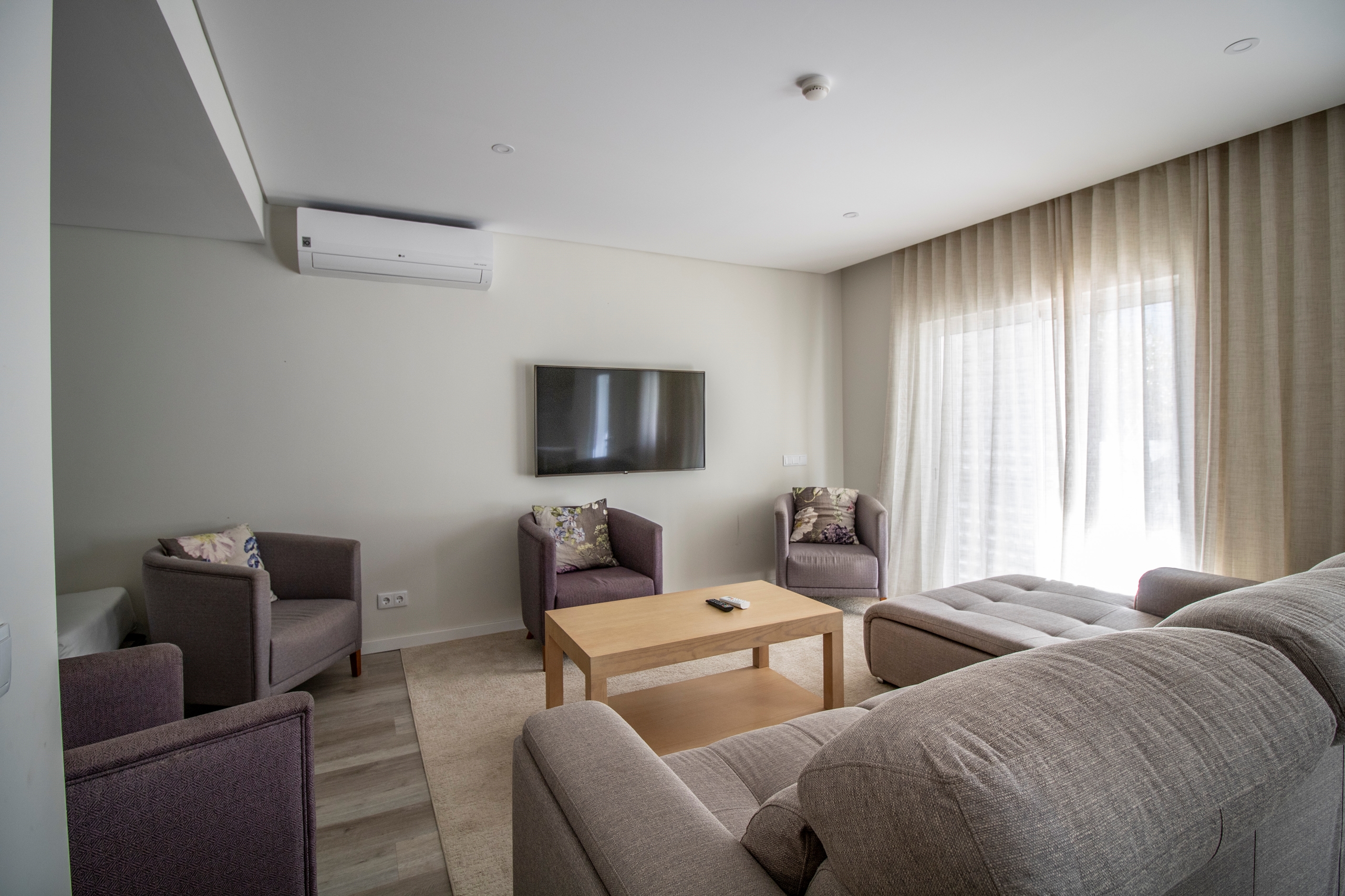 Lagos, Faro, 8600-785, 2 Bedrooms Bedrooms, ,2 BathroomsBathrooms,Houses / Villas,For Sale,R11-0023-VB