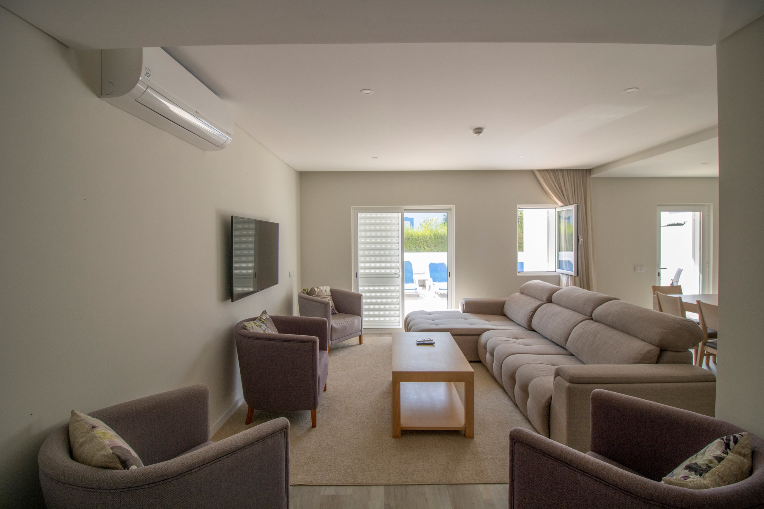 Lagos, Faro, 8600-785, 2 Bedrooms Bedrooms, ,2 BathroomsBathrooms,Houses / Villas,For Sale,R11-0023-VB