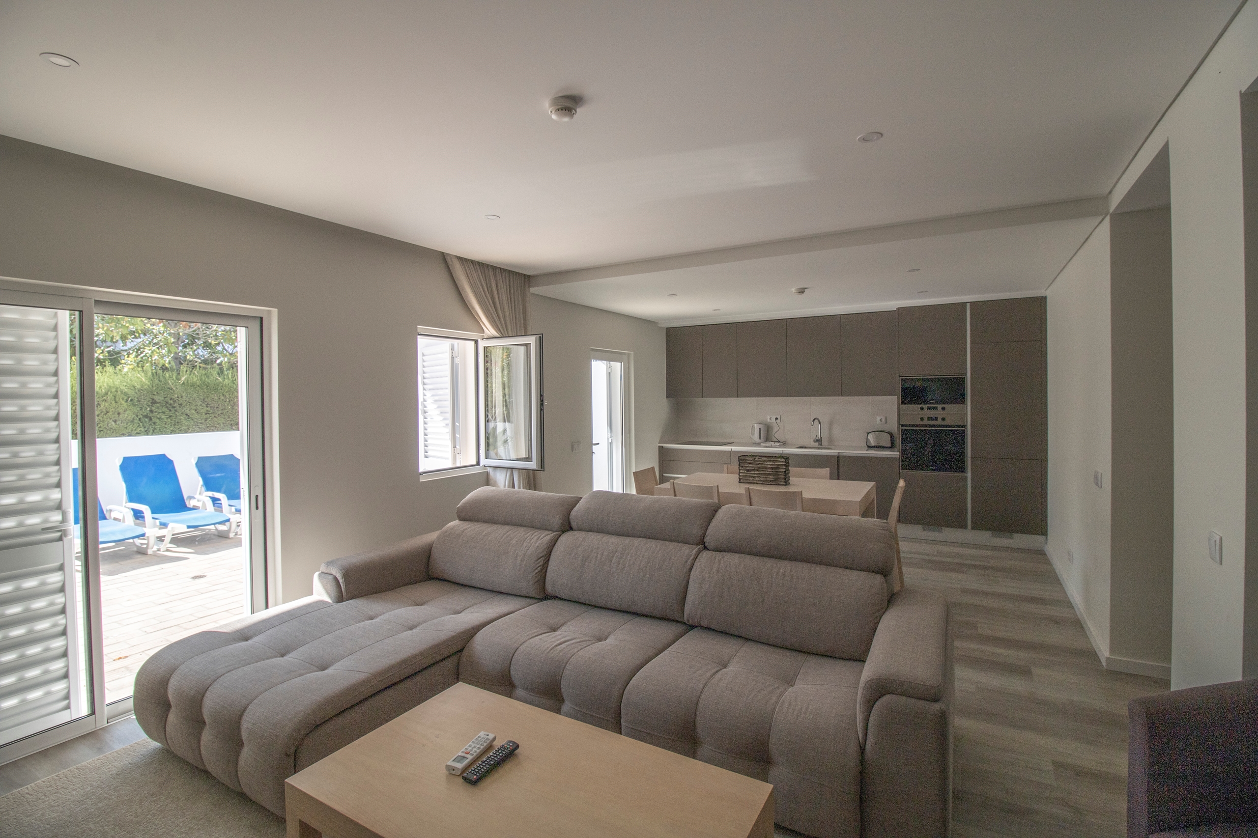 Lagos, Faro, 8600-785, 2 Bedrooms Bedrooms, ,2 BathroomsBathrooms,Houses / Villas,For Sale,R11-0023-VB