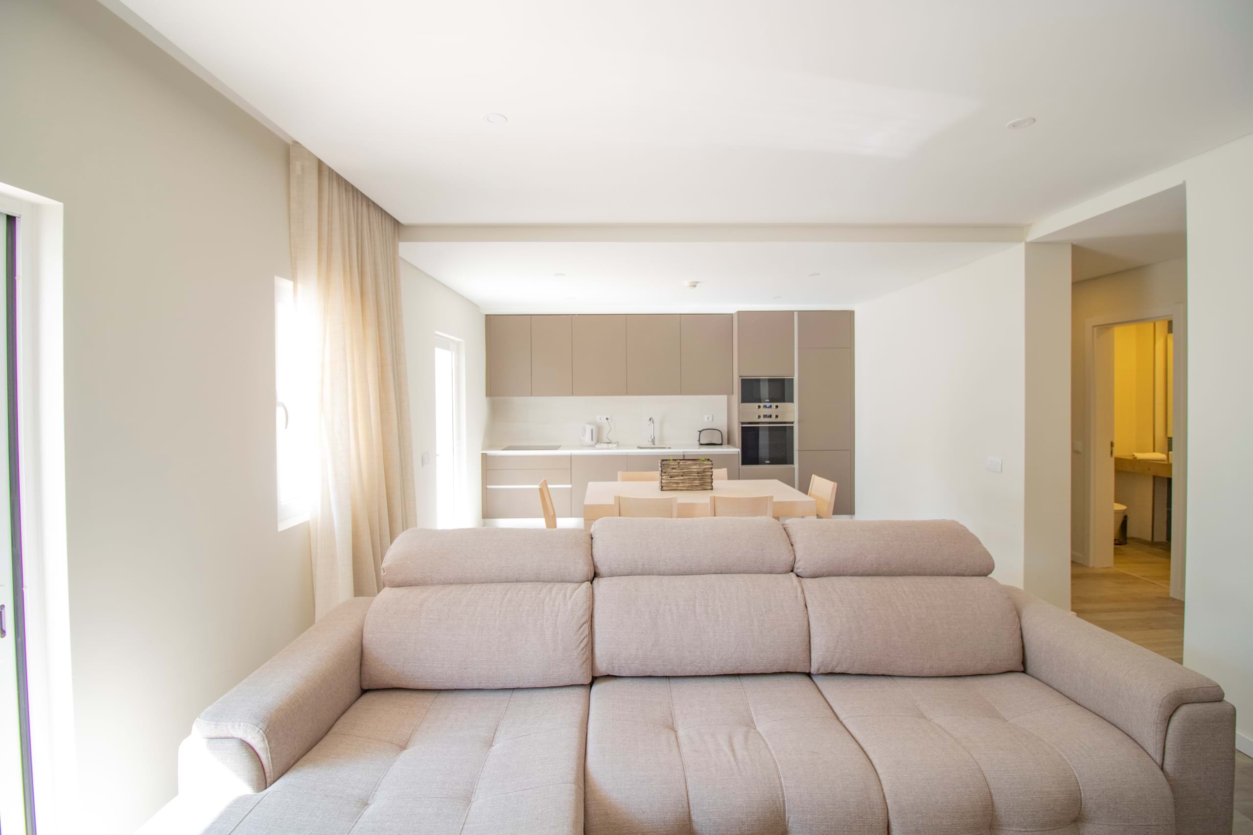 Lagos, Faro, 8600-785, 2 Bedrooms Bedrooms, ,2 BathroomsBathrooms,Houses / Villas,For Sale,R11-0023-VB