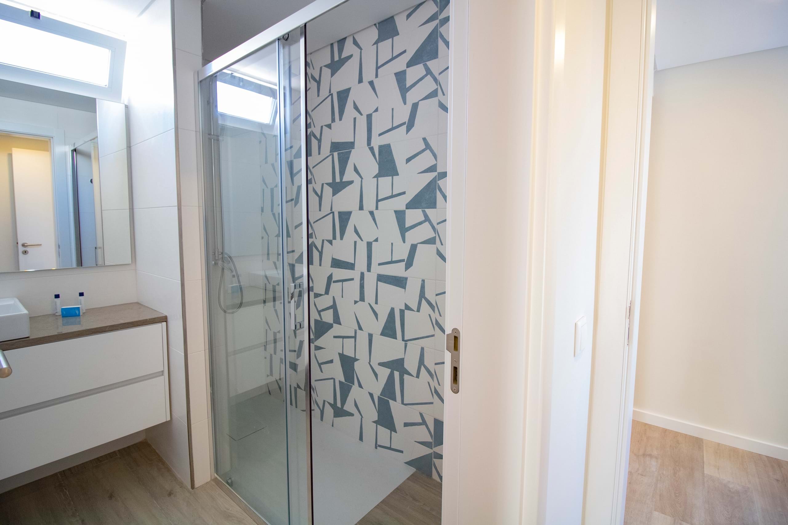 Lagos, Faro, 8600-785, 2 Bedrooms Bedrooms, ,2 BathroomsBathrooms,Houses / Villas,For Sale,R11-0023-VB