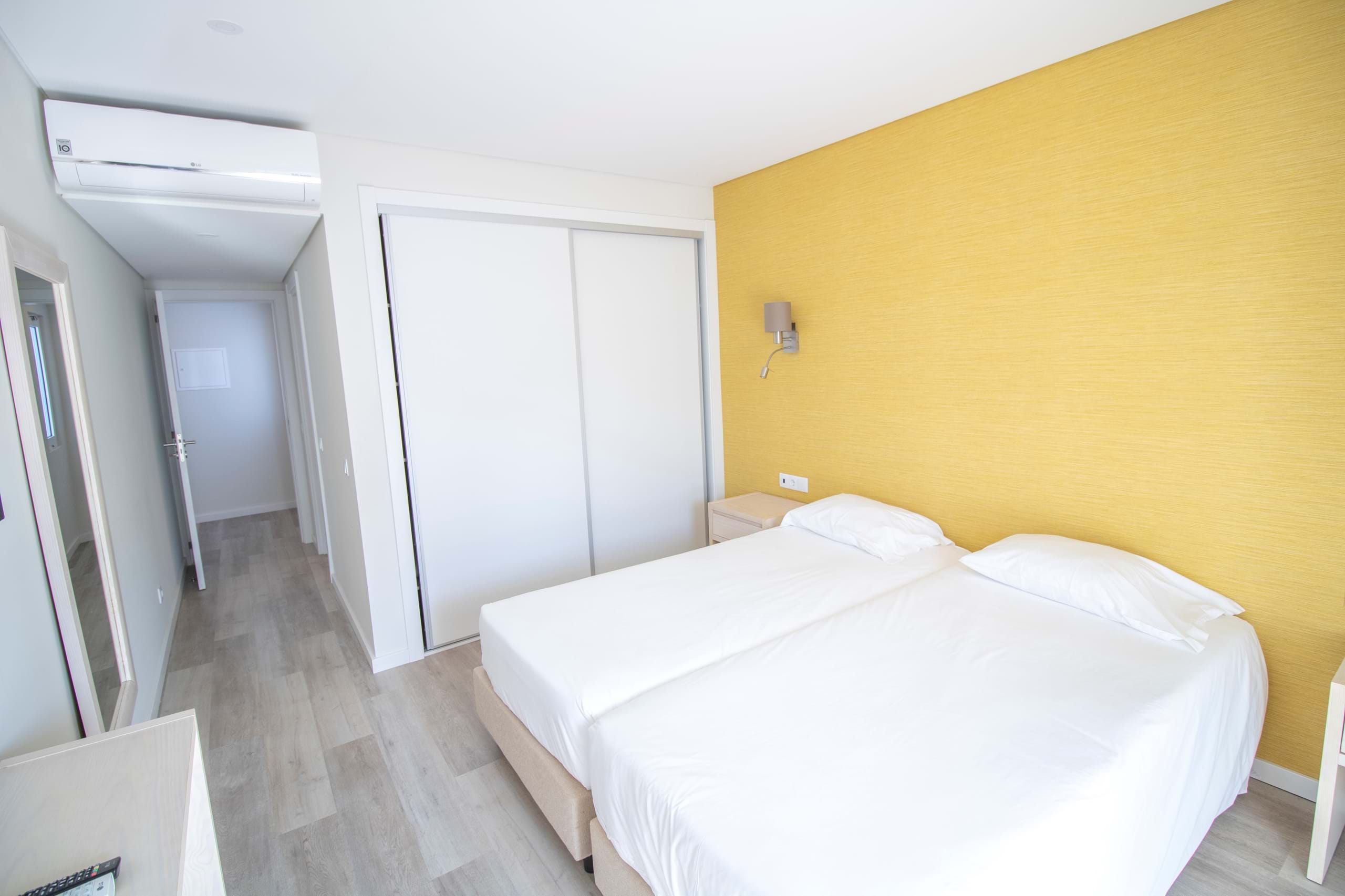 Lagos, Faro, 8600-785, 2 Bedrooms Bedrooms, ,2 BathroomsBathrooms,Houses / Villas,For Sale,R11-0023-VB