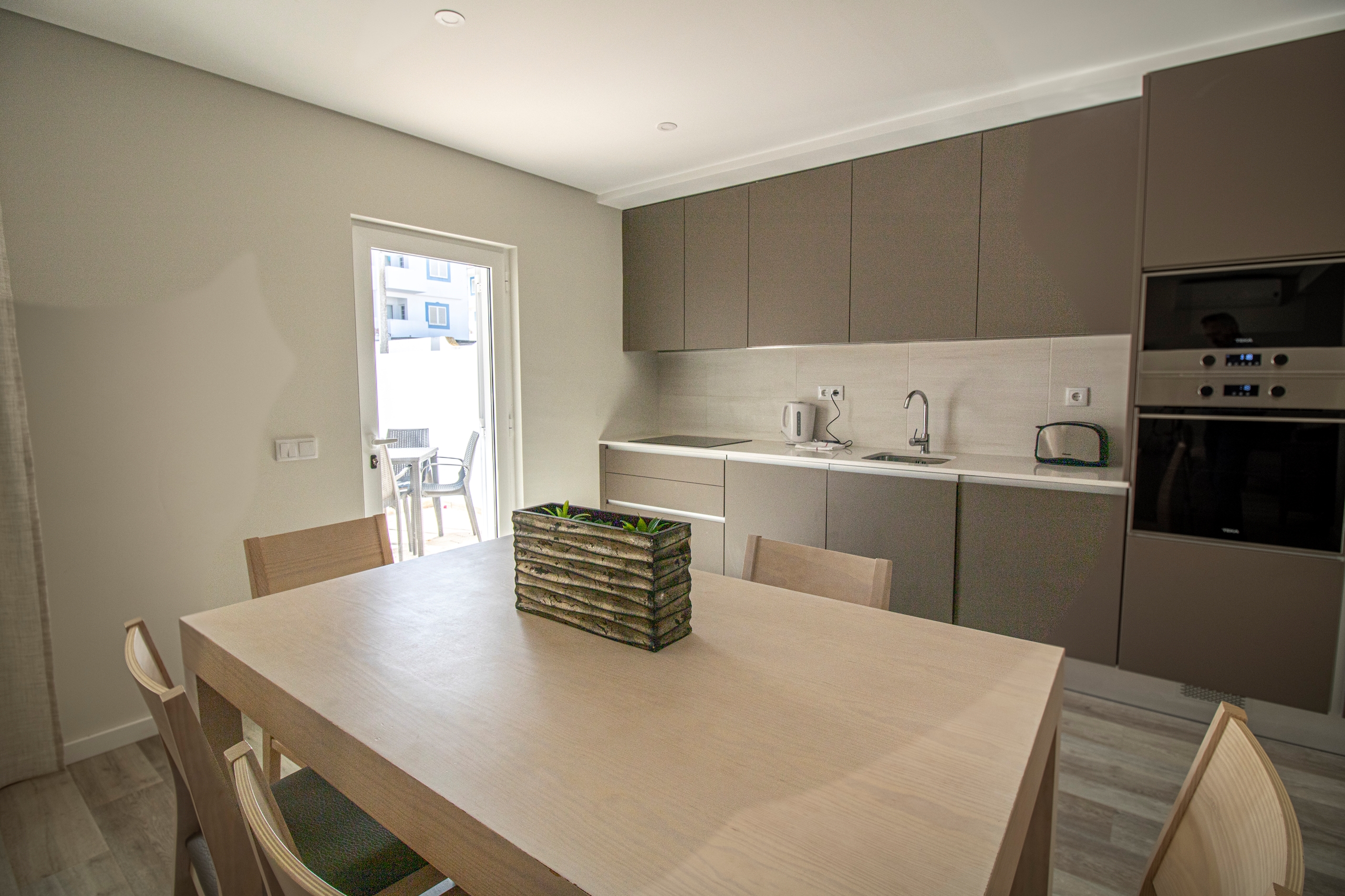 Lagos, Faro, 8600-785, 2 Bedrooms Bedrooms, ,2 BathroomsBathrooms,Houses / Villas,For Sale,R11-0023-VB