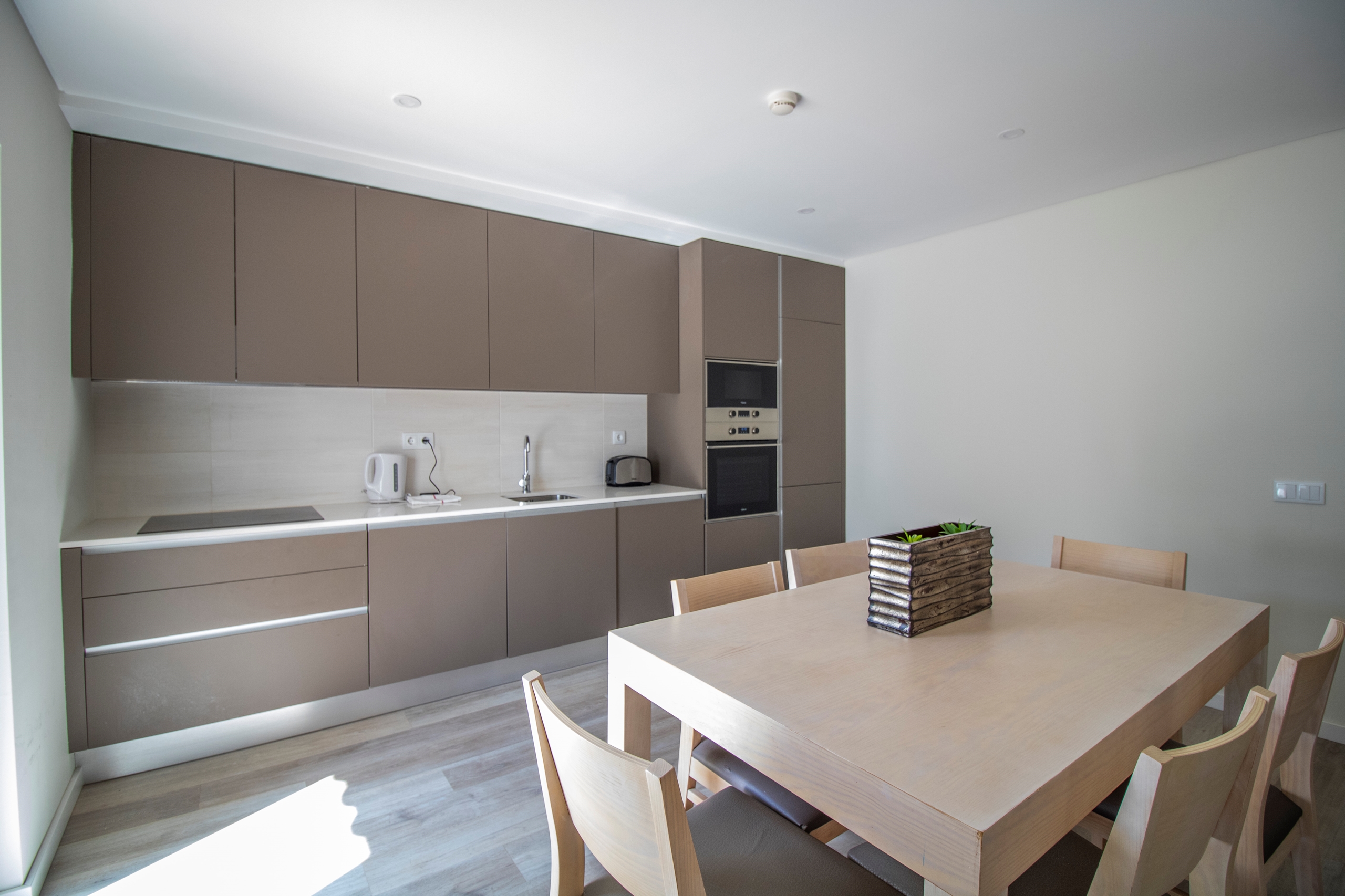 Lagos, Faro, 8600-785, 2 Bedrooms Bedrooms, ,2 BathroomsBathrooms,Houses / Villas,For Sale,R11-0023-VB