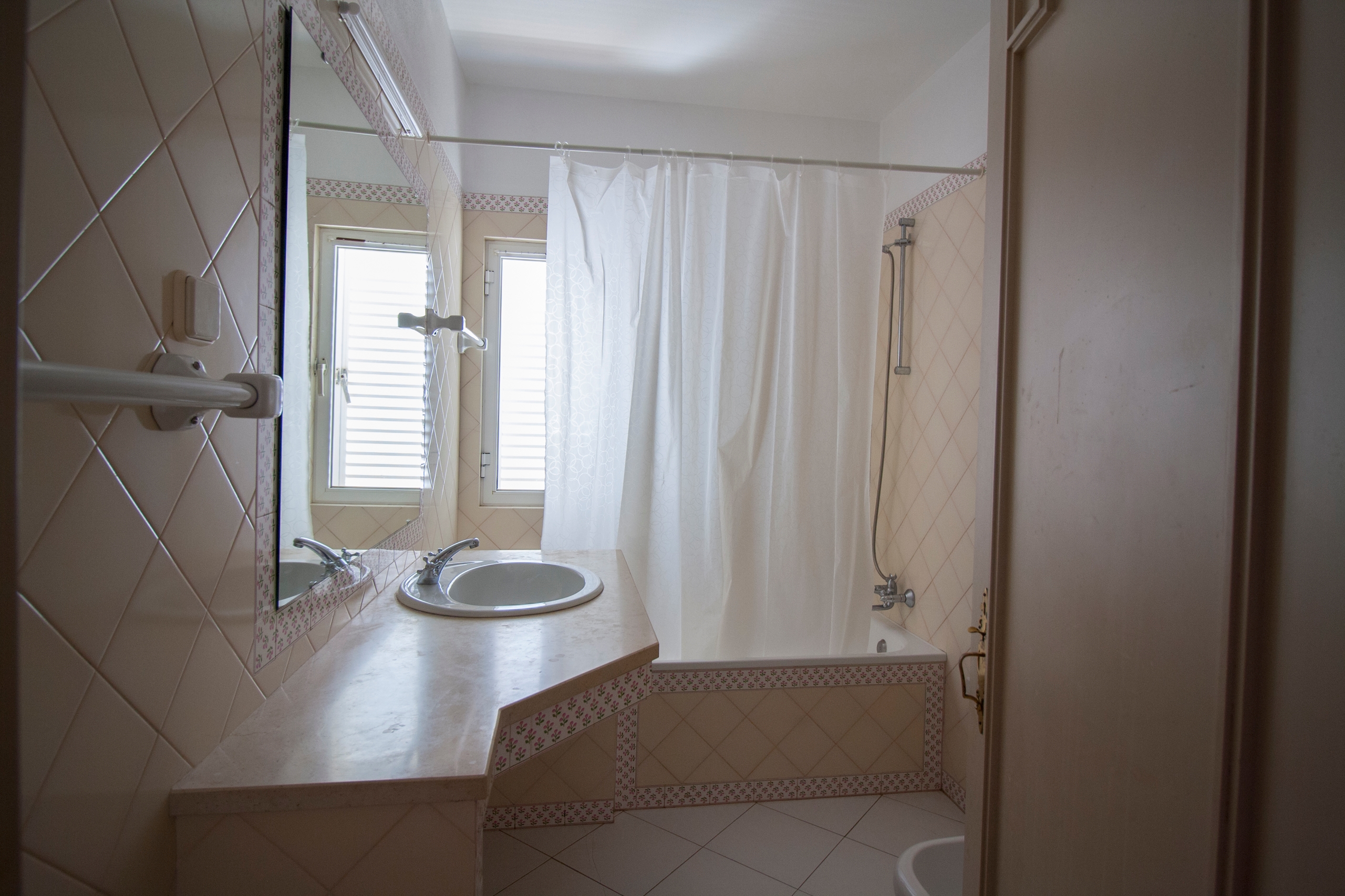 Lagos, Faro, 8600-621, 3 Bedrooms Bedrooms, ,3 BathroomsBathrooms,Flats / Apartments,For Sale,R11-0025-VB