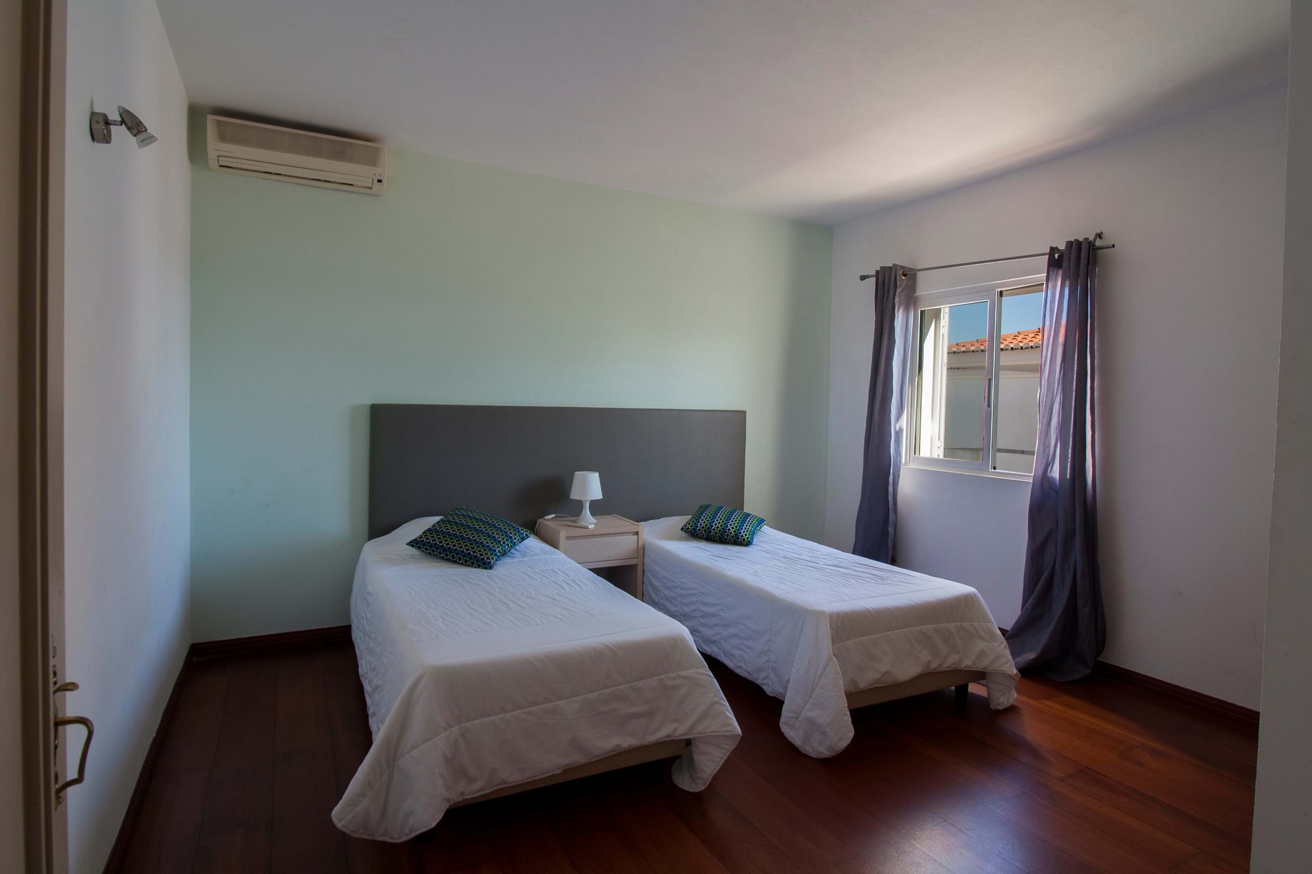 Lagos, Faro, 8600-621, 3 Bedrooms Bedrooms, ,3 BathroomsBathrooms,Flats / Apartments,For Sale,R11-0025-VB