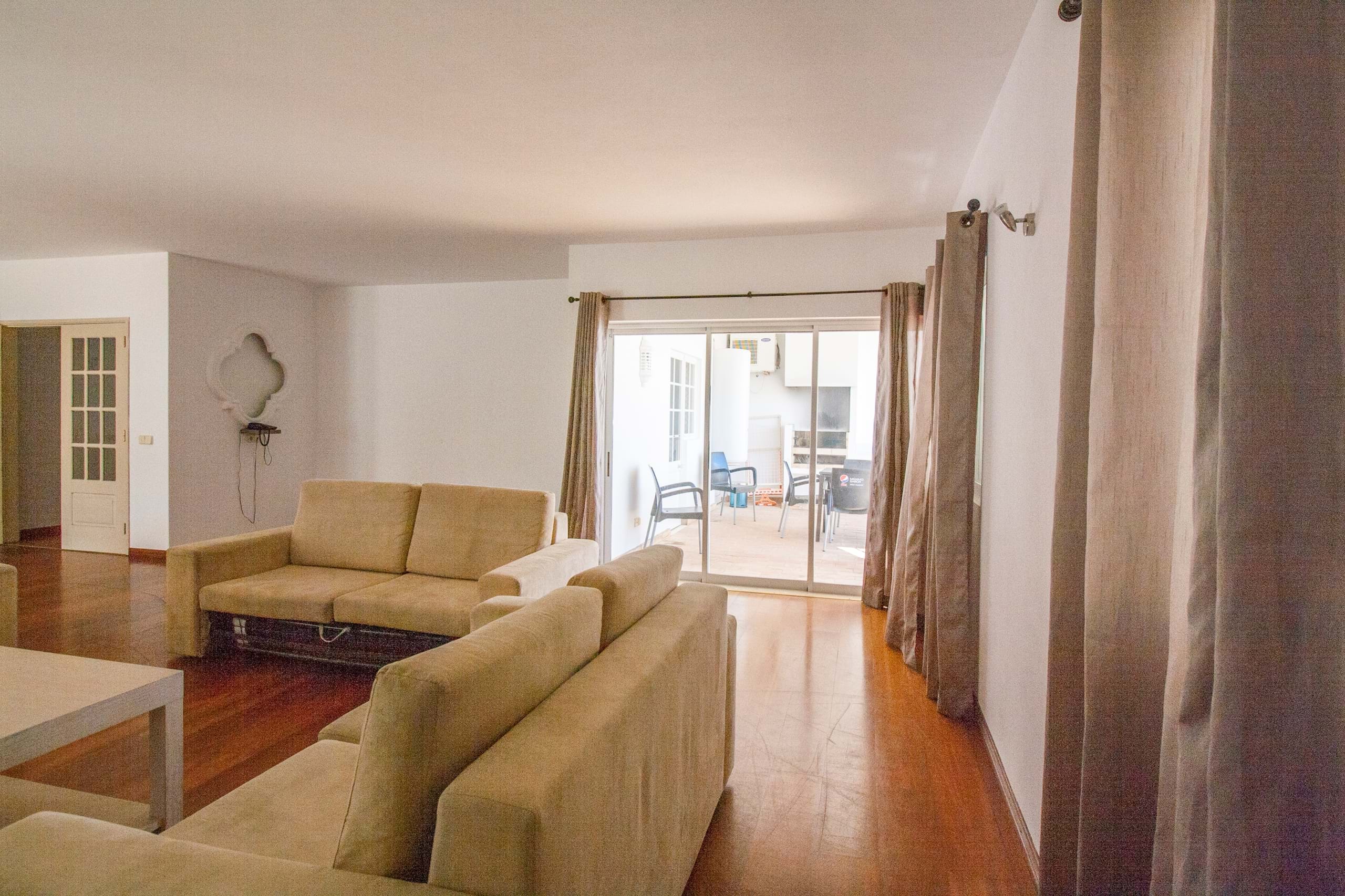 Lagos, Faro, 8600-621, 3 Bedrooms Bedrooms, ,3 BathroomsBathrooms,Flats / Apartments,For Sale,R11-0025-VB