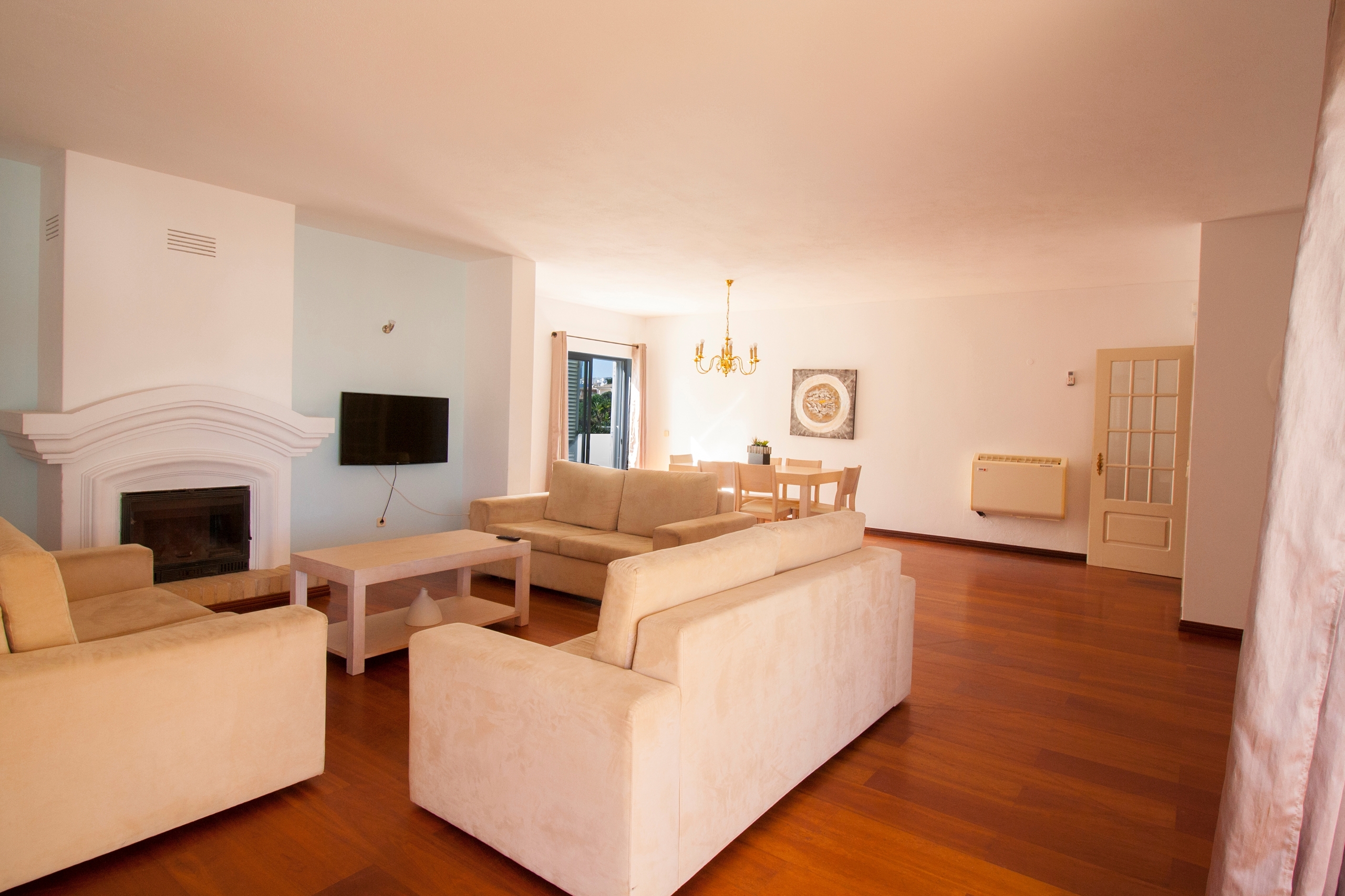 Lagos, Faro, 8600-621, 3 Bedrooms Bedrooms, ,3 BathroomsBathrooms,Flats / Apartments,For Sale,R11-0025-VB