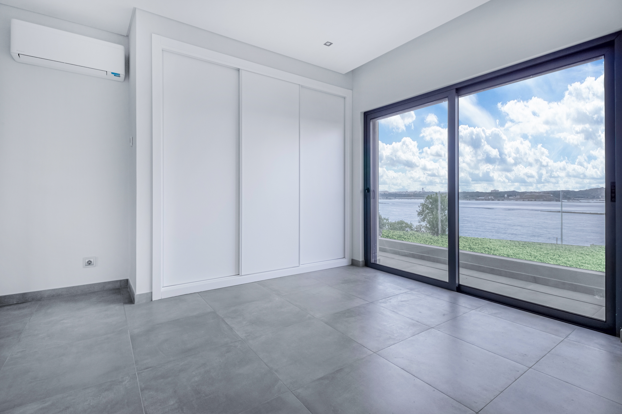 Lagoa, Faro, 8400-097, 3 Bedrooms Bedrooms, ,3 BathroomsBathrooms,Houses / Villas,For Sale,ME-B4-V3