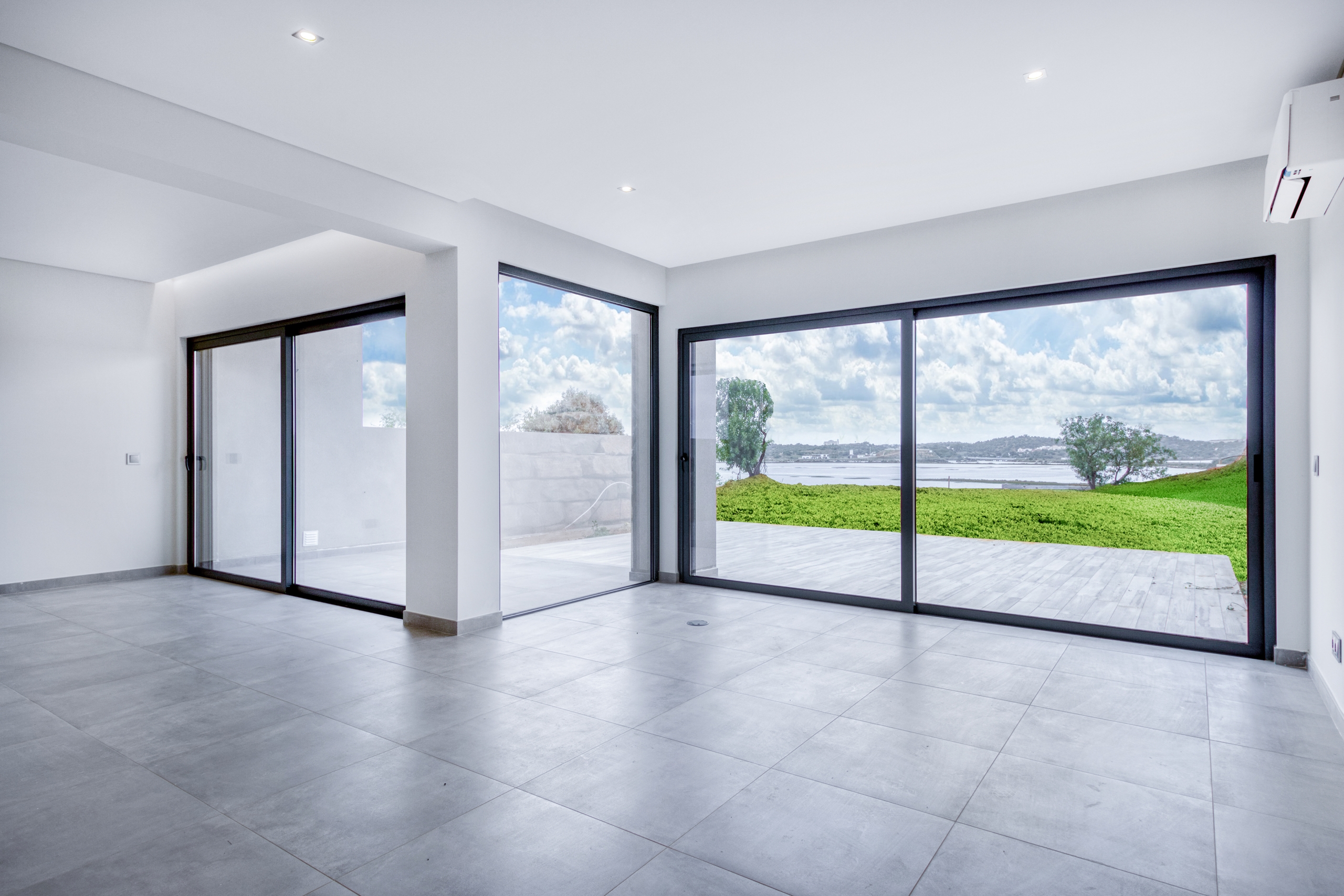 Lagoa, Faro, 8400-097, 3 Bedrooms Bedrooms, ,3 BathroomsBathrooms,Houses / Villas,For Sale,ME-B4-V3