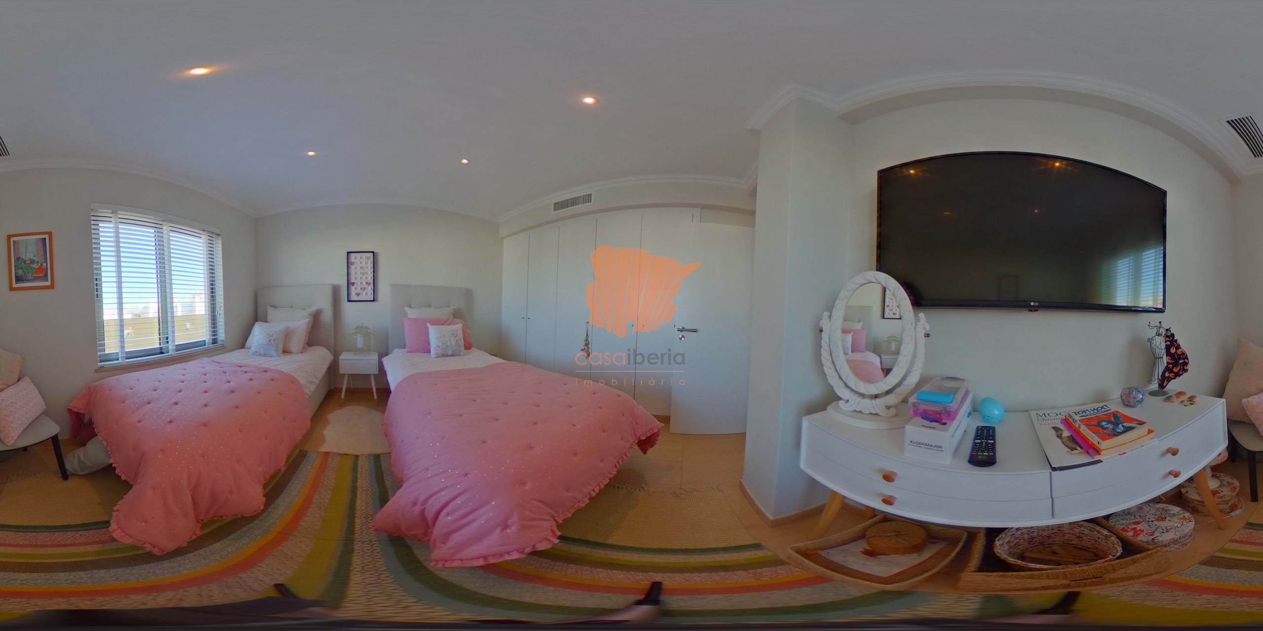 Ferragudo, Faro, 1 Bedroom Bedrooms, ,3 BathroomsBathrooms,Flats / Apartments,For Sale,18375-3108