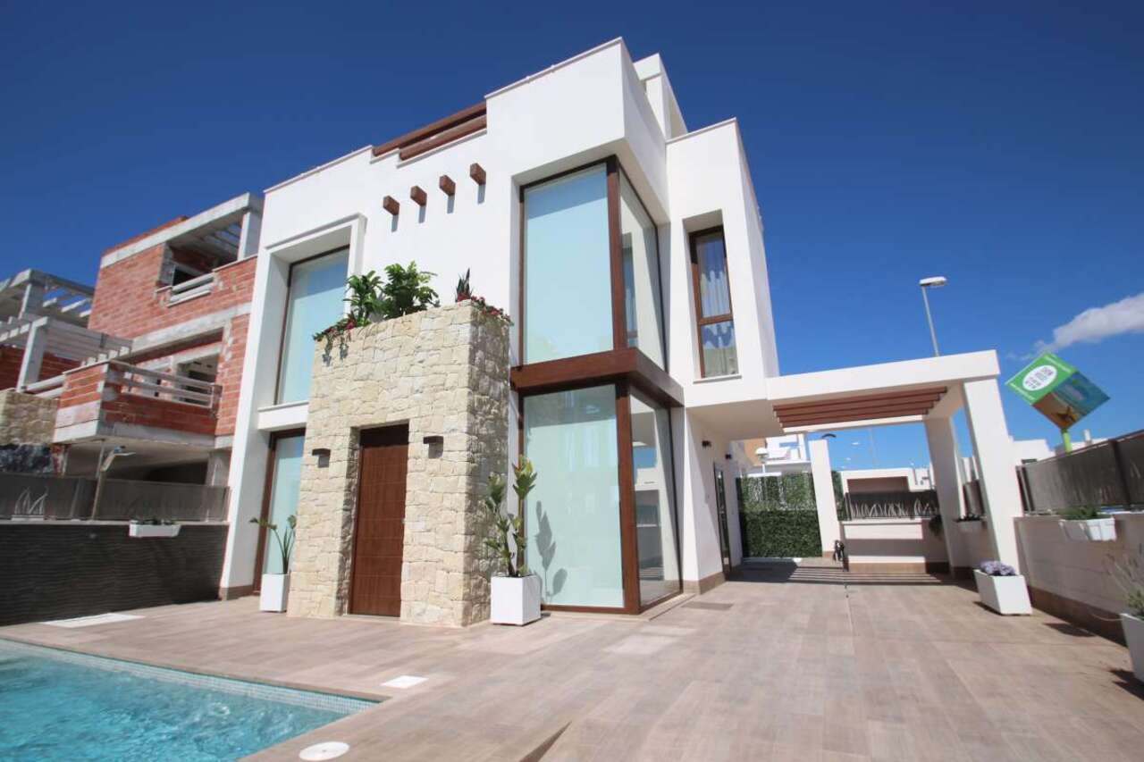 3 Bed, 2 Bath, HouseFor Sale, La Manga Del Mar Menor, Murcia