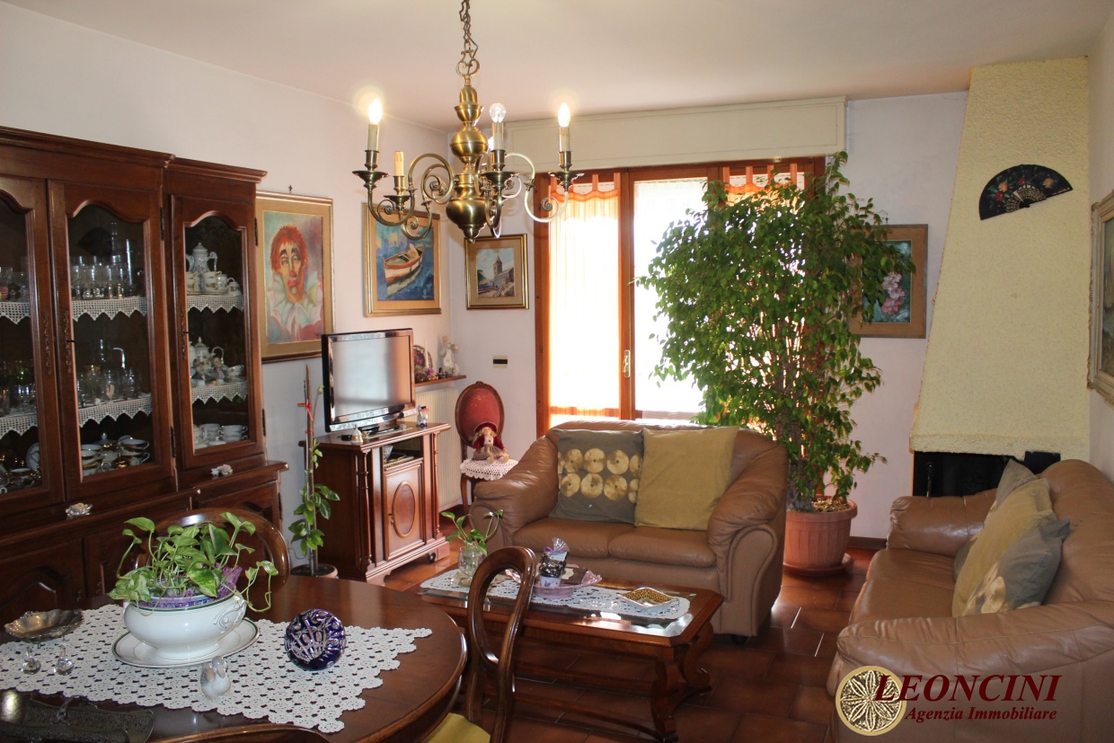 2 Bed, ApartmentFor Sale, Villafranca in Lunigiana, Toscana