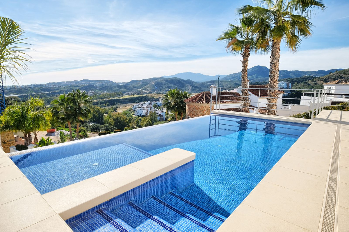 4 Bed, 5 Bath, HouseFor Sale, Benahavis, Malaga