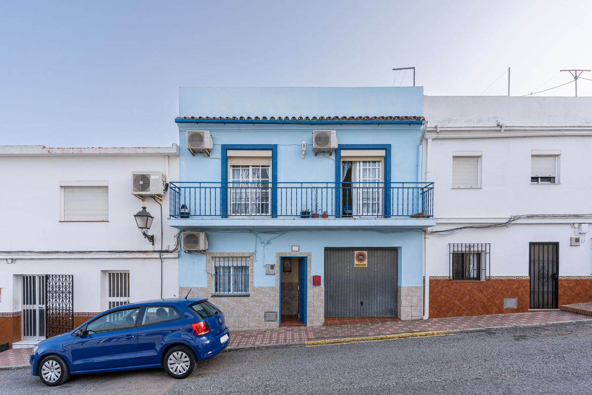 3 Bed, 2 Bath, HouseFor Sale, Guadiaro, Cadiz