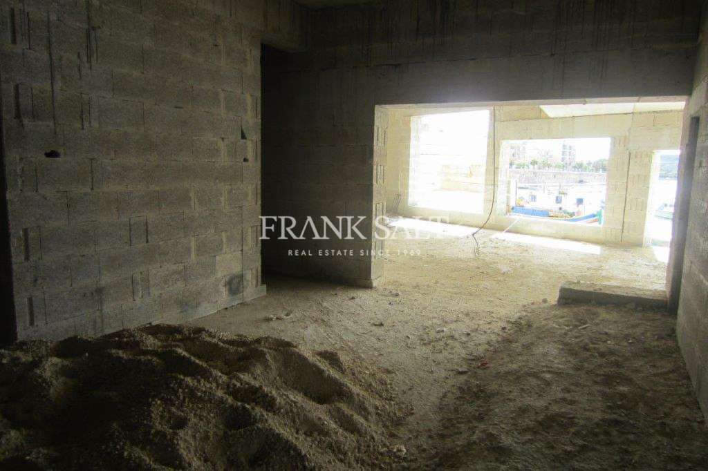 Commercial Property, For Sale