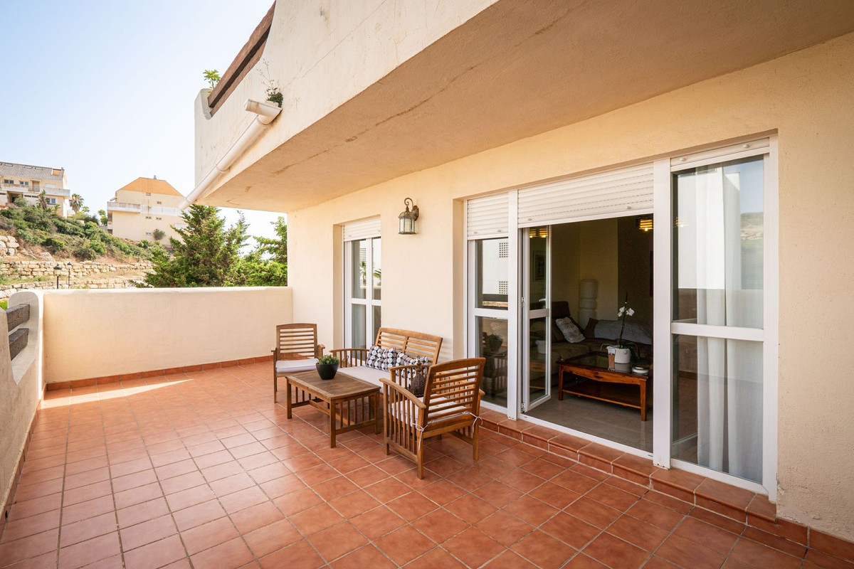 2 Bed, 2 Bath, ApartmentFor Sale, La Duquesa, Malaga