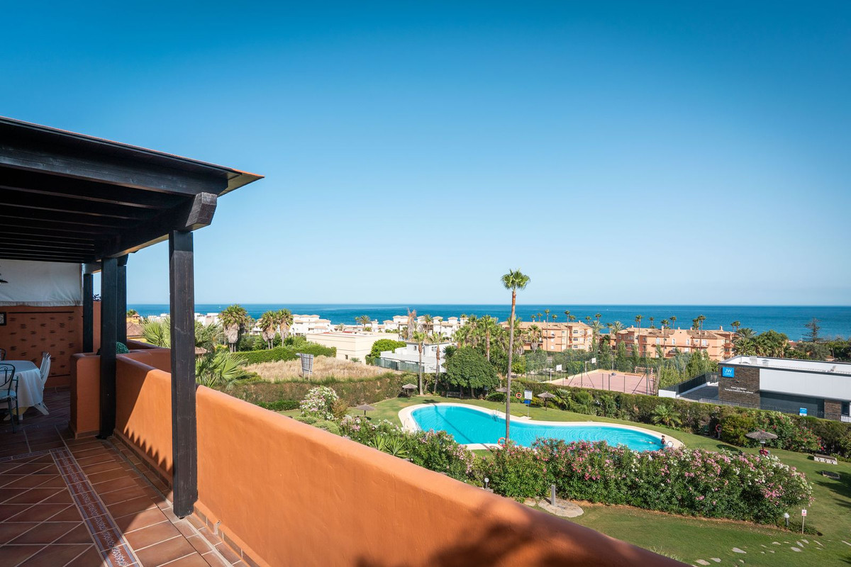 3 Bed, 2 Bath, ApartmentFor Sale, Estepona, Malaga