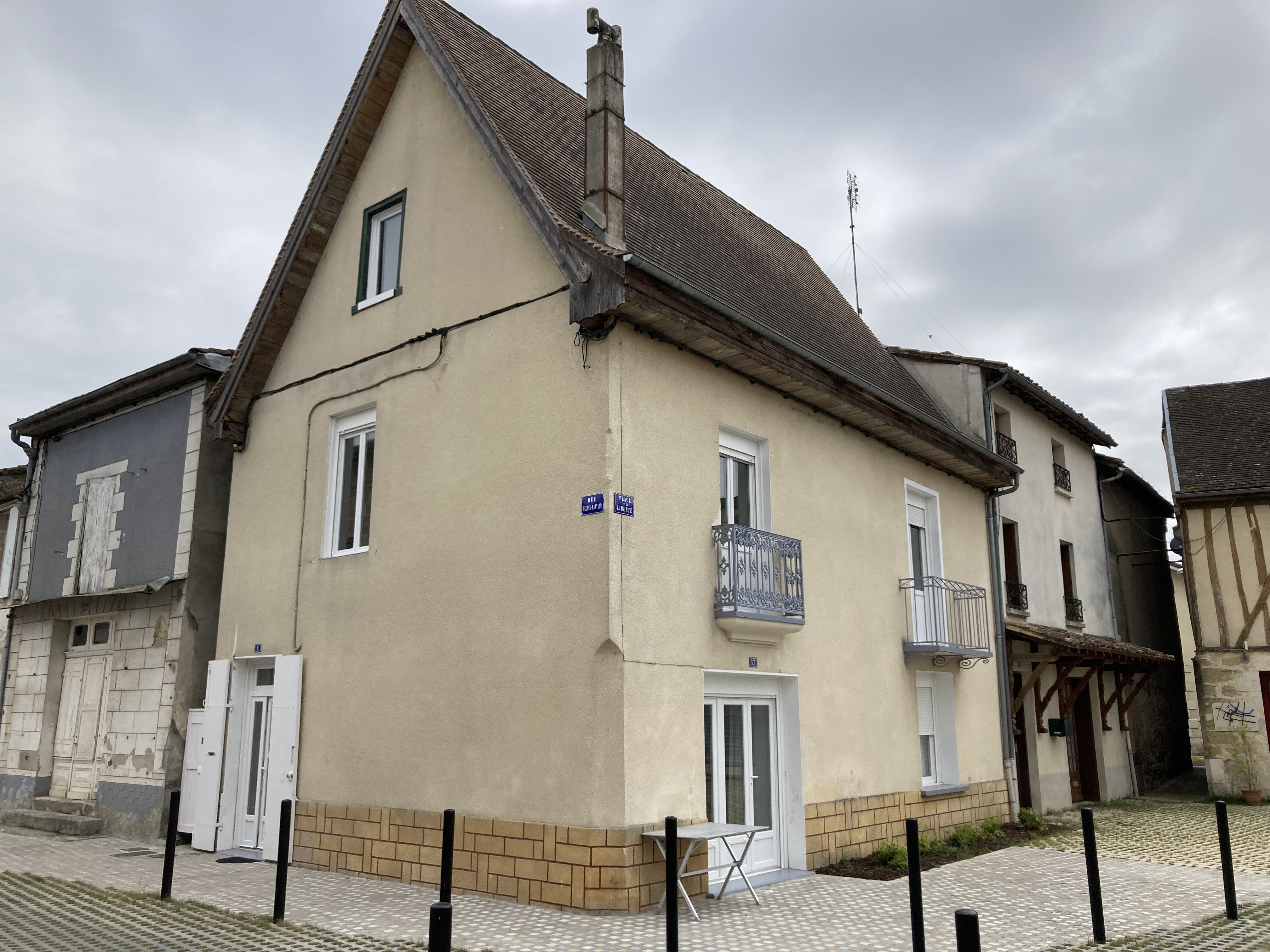 3 Bed, 1 Bath, HouseFor Sale, Allemans du dropt, Lot-et-Garonne, Aquitaine, 47800