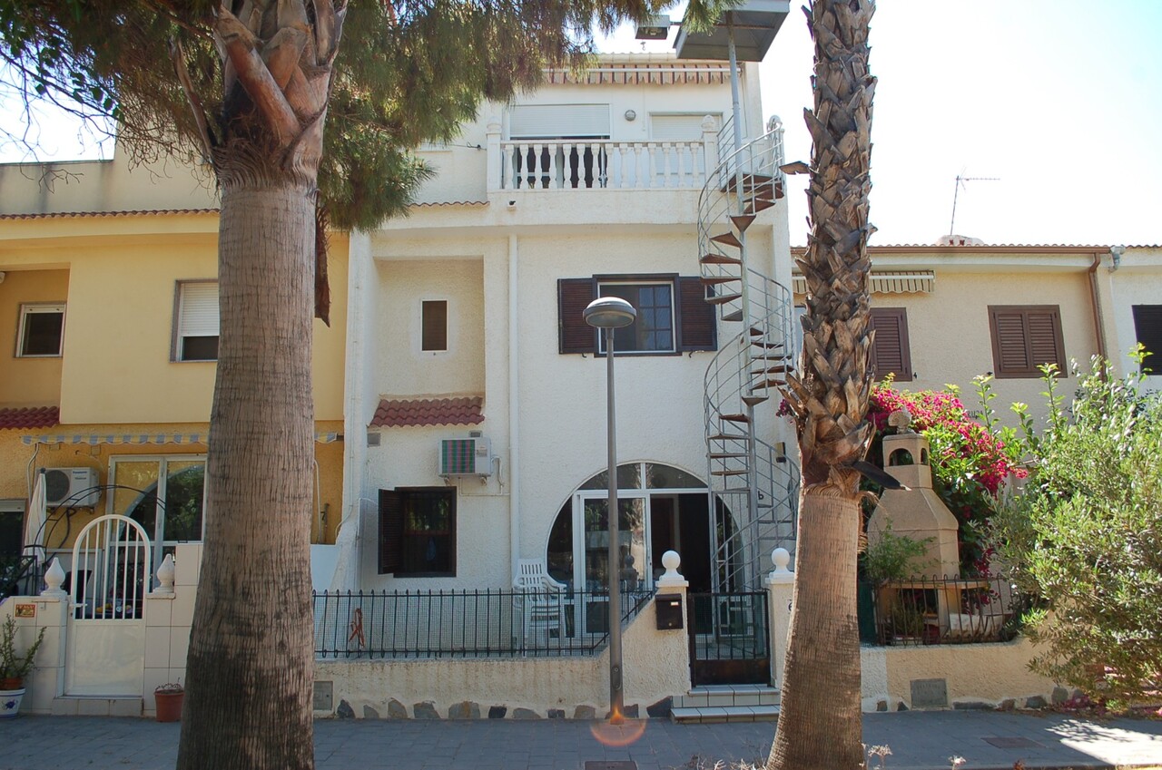 3 Bed, 2 Bath, HouseFor Sale, Mil Palmeras, Alicante