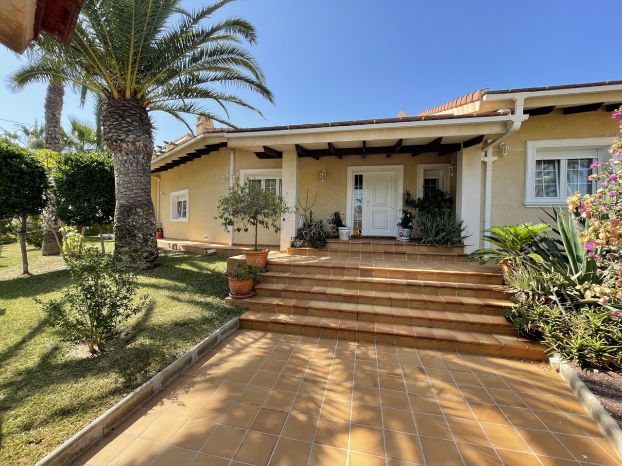 4 Bed, 5 Bath, HouseFor Sale, Cabo Roig, Alicante