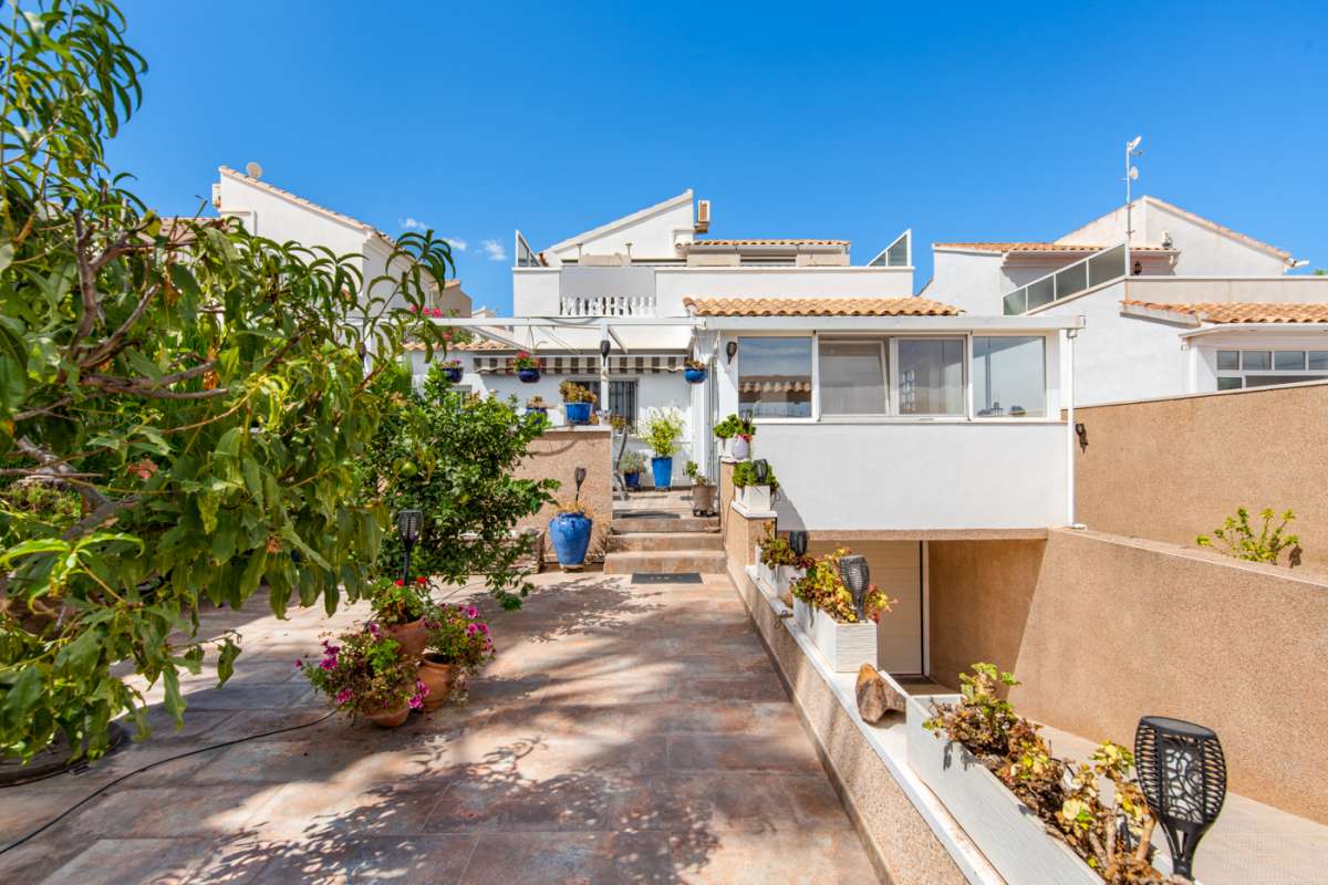 4 Bed, 2 Bath, HouseFor Sale, Punta Prima, Alicante