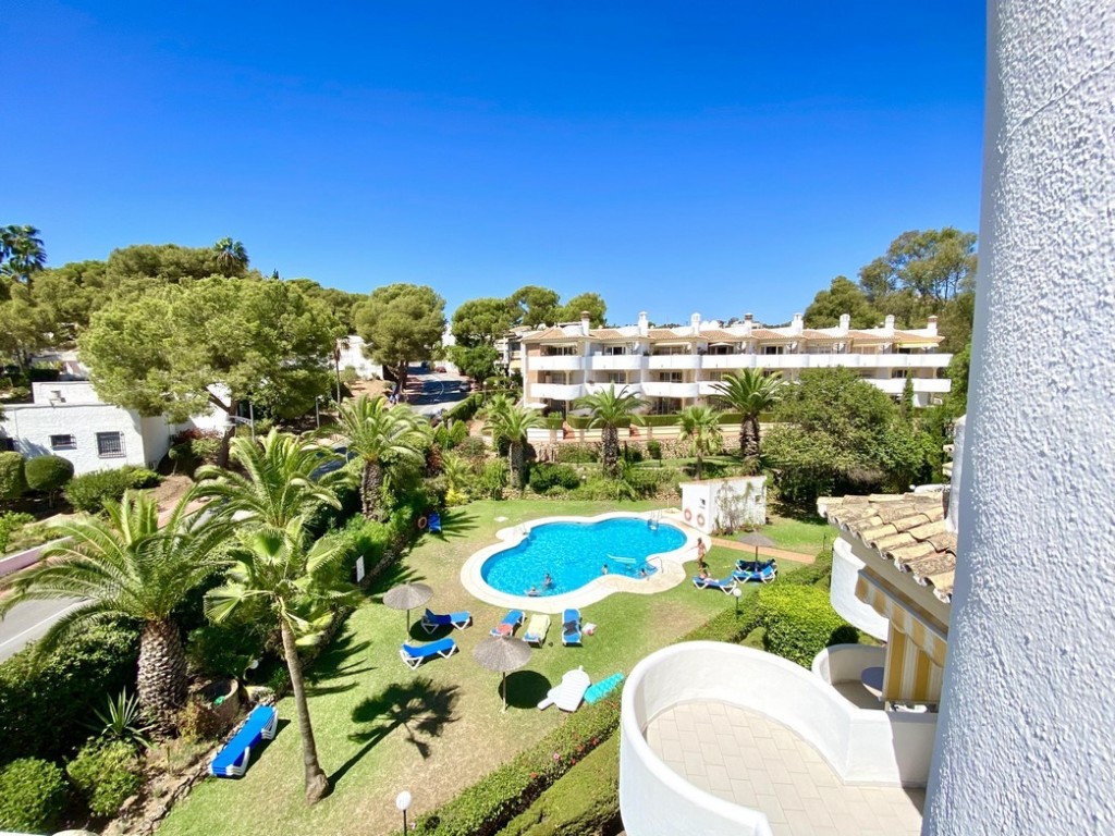 3 Bed, 2 Bath, ApartmentFor Sale, Calahonda, Malaga