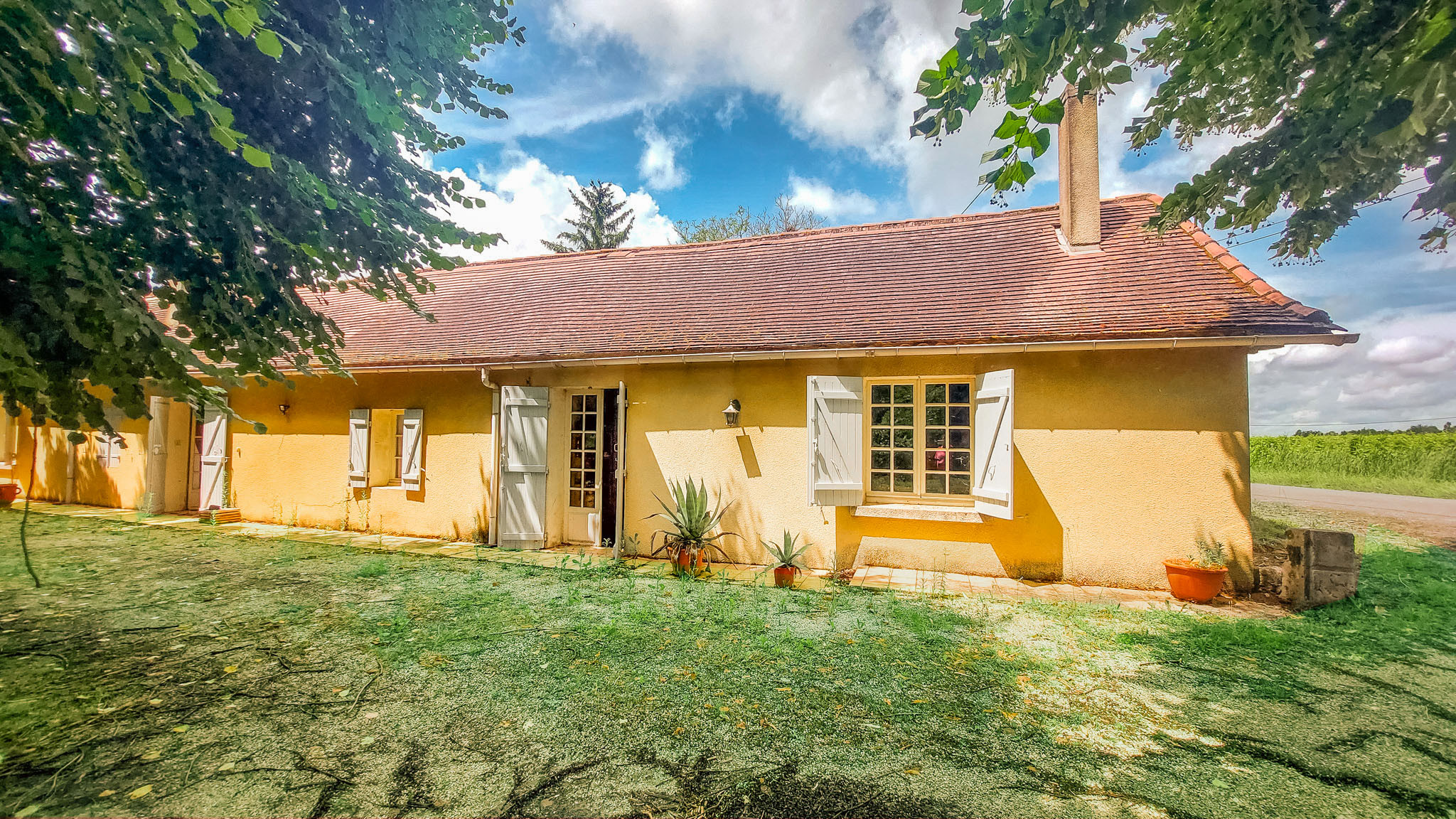 5 Bed, 1 Bath, HouseFor Sale, Monbazillac, Dordogne, Aquitaine, 24240