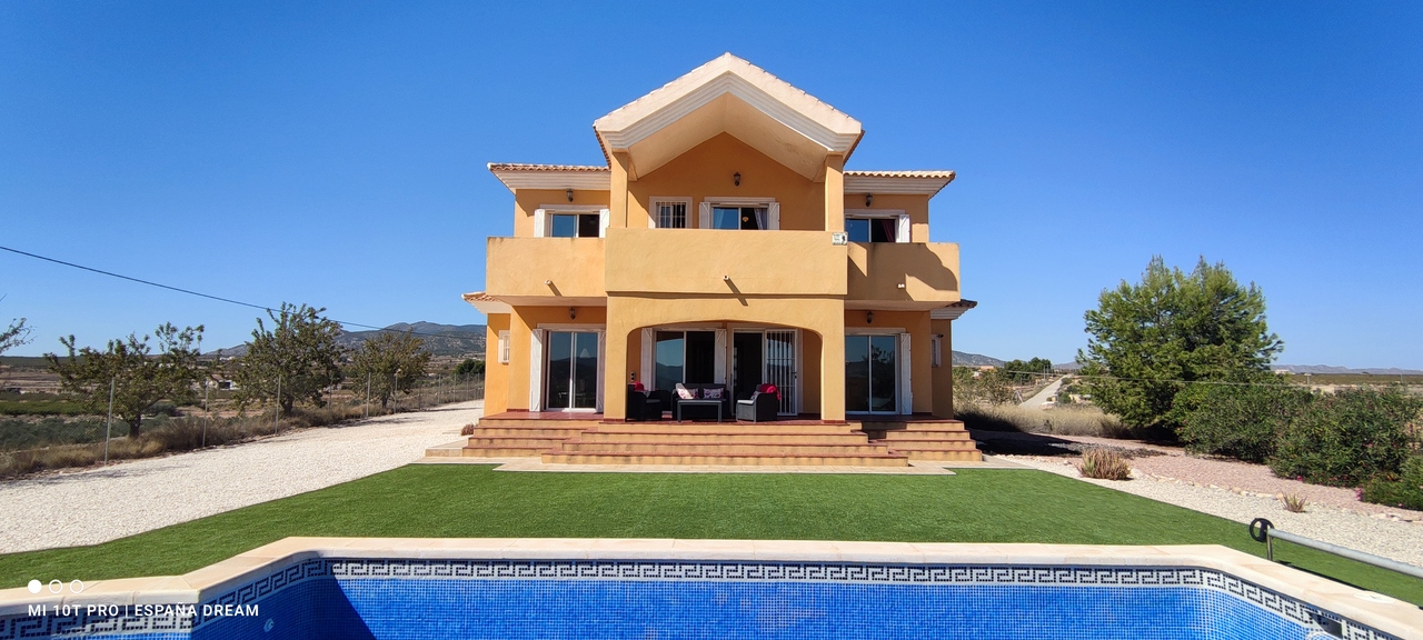 4 Bed, 3 Bath, HouseFor Sale, Pinoso, Alicante