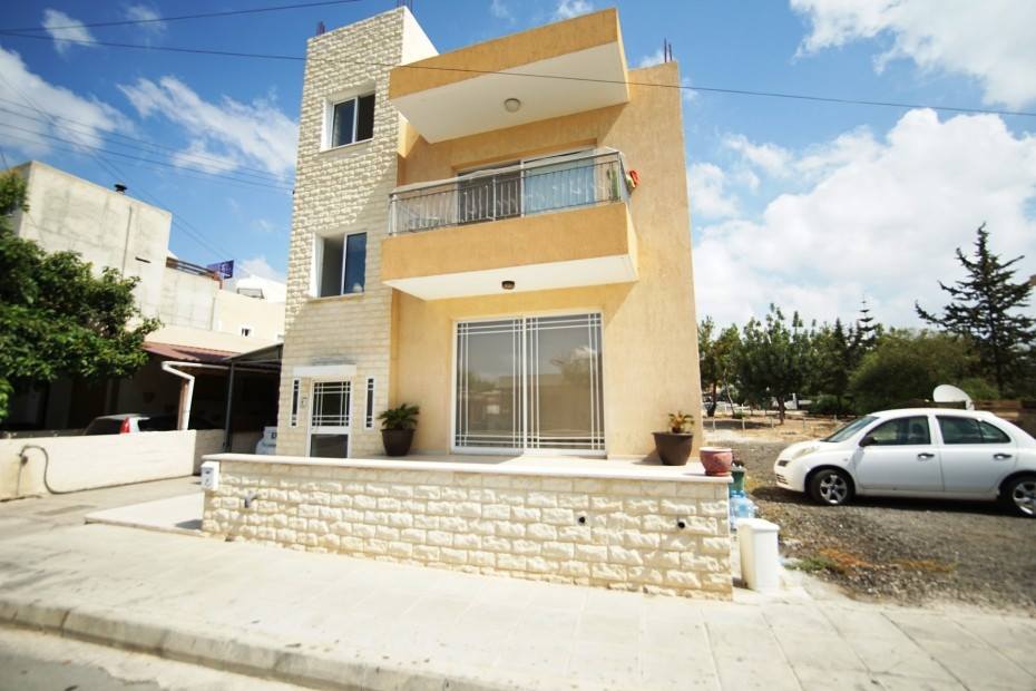 3 Bed, 1 Bath, ApartmentFor Sale, Paphos, Paphos