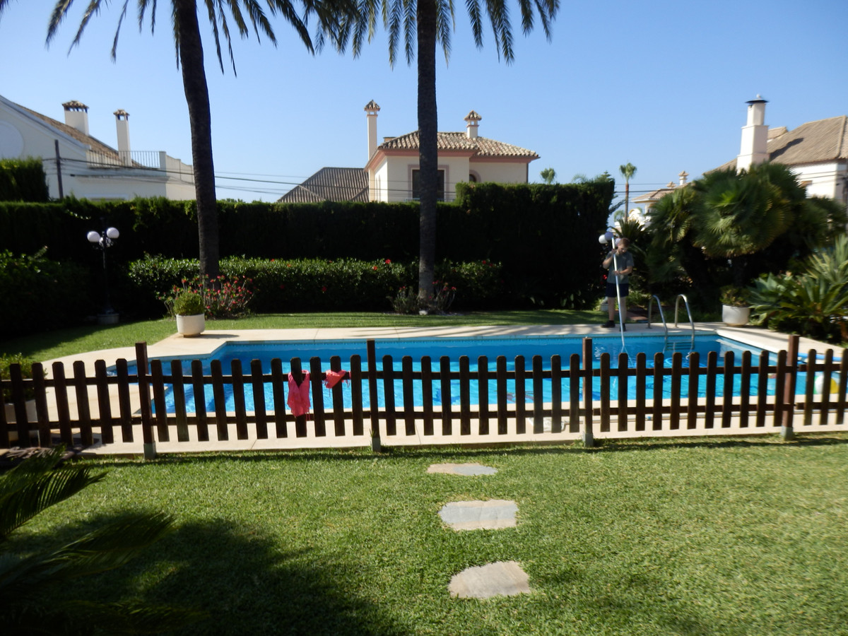 4 Bed, 3 Bath, HouseFor Sale, Guadalmina Alta, Malaga